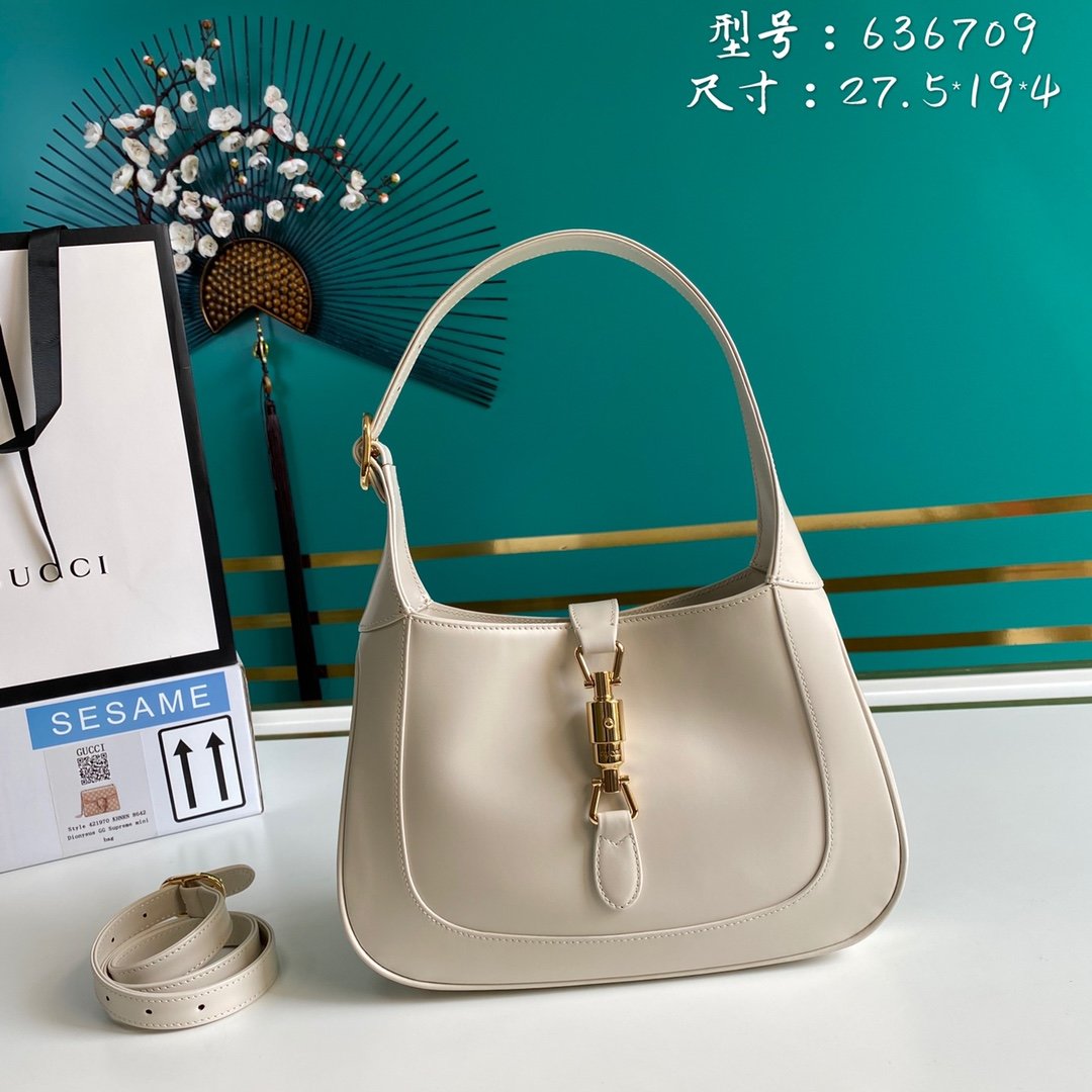 White GJ 1961 small shoulder bag