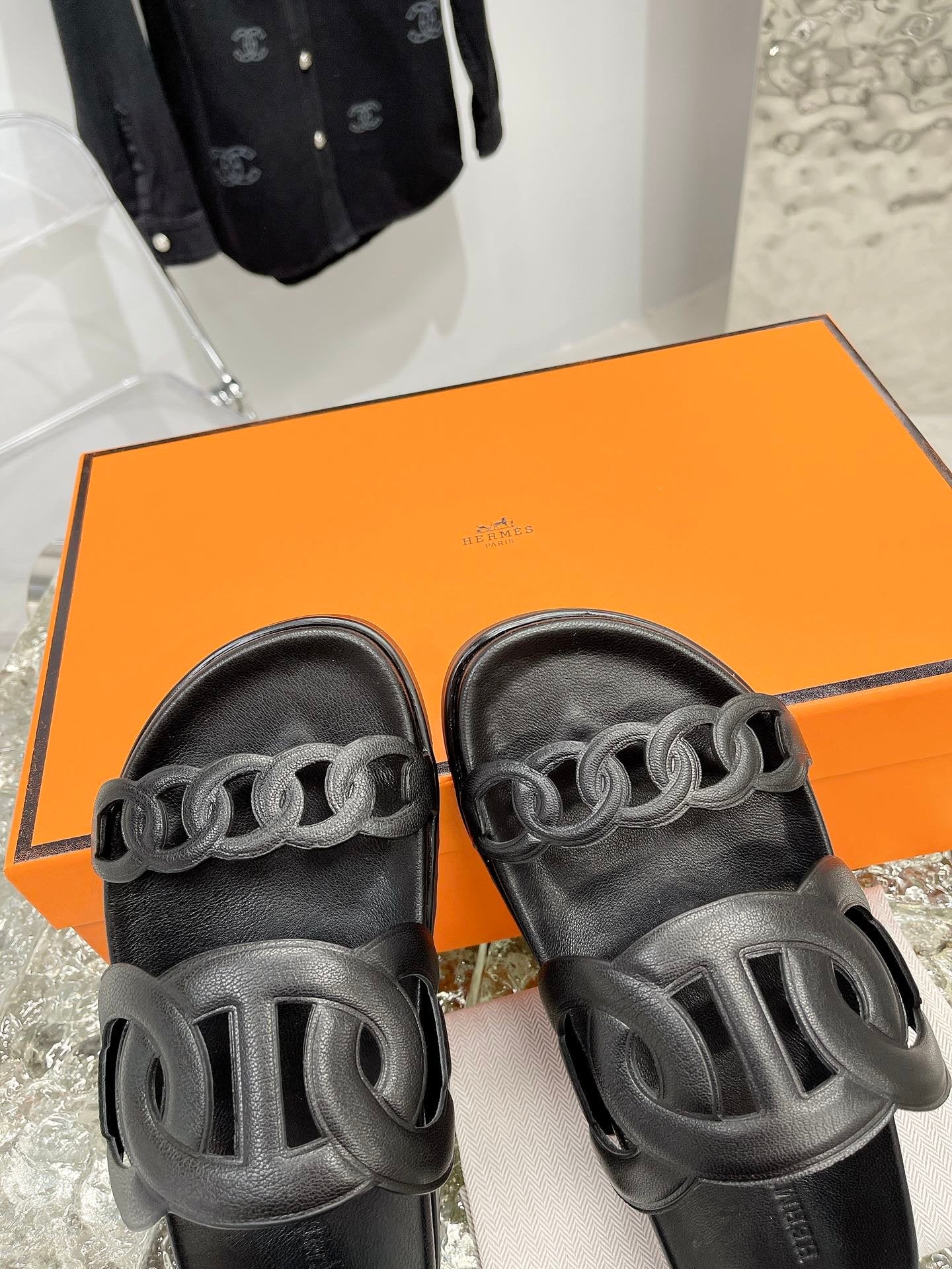 Black HE sandal