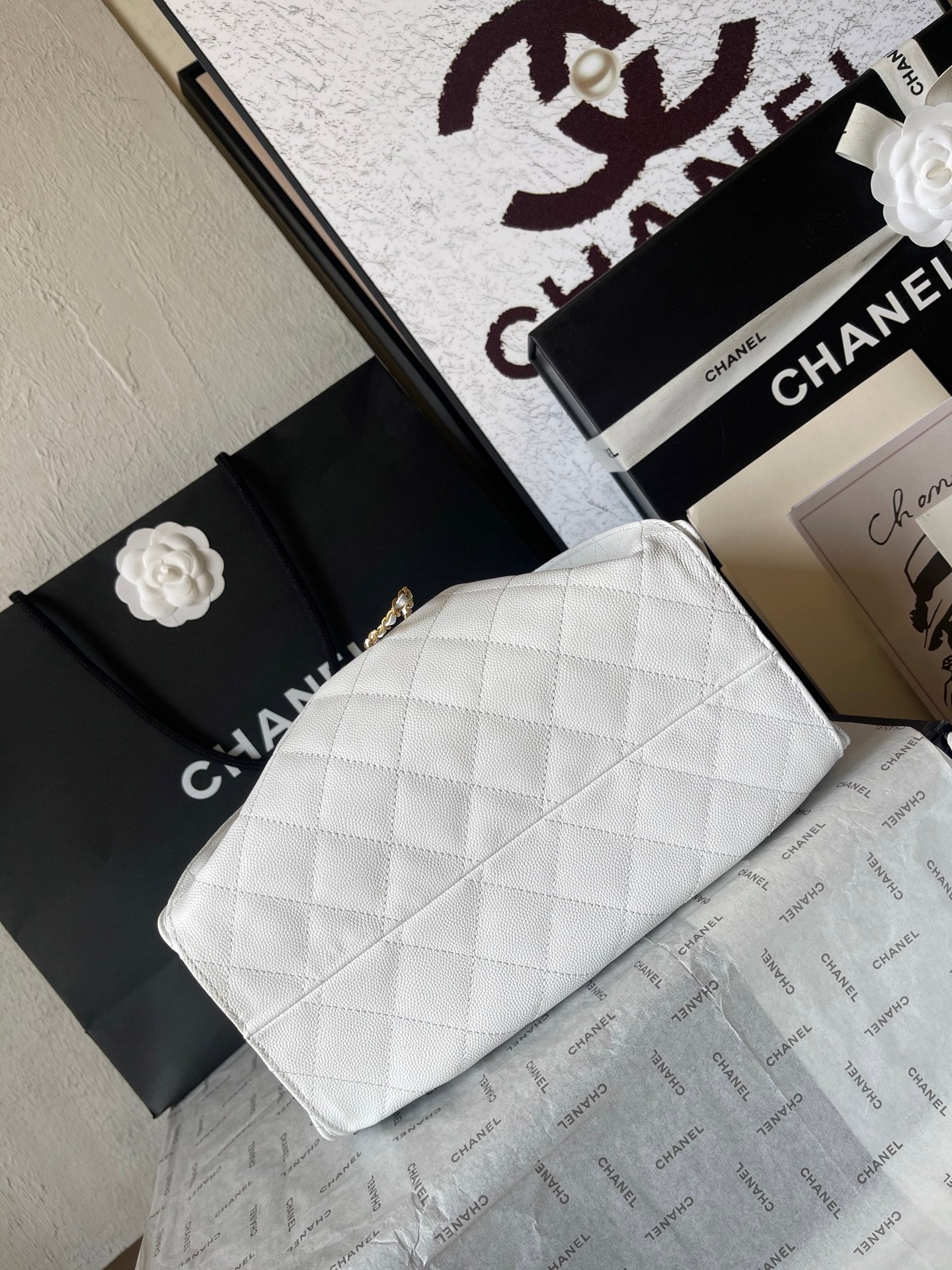 White 25 Small Handbag