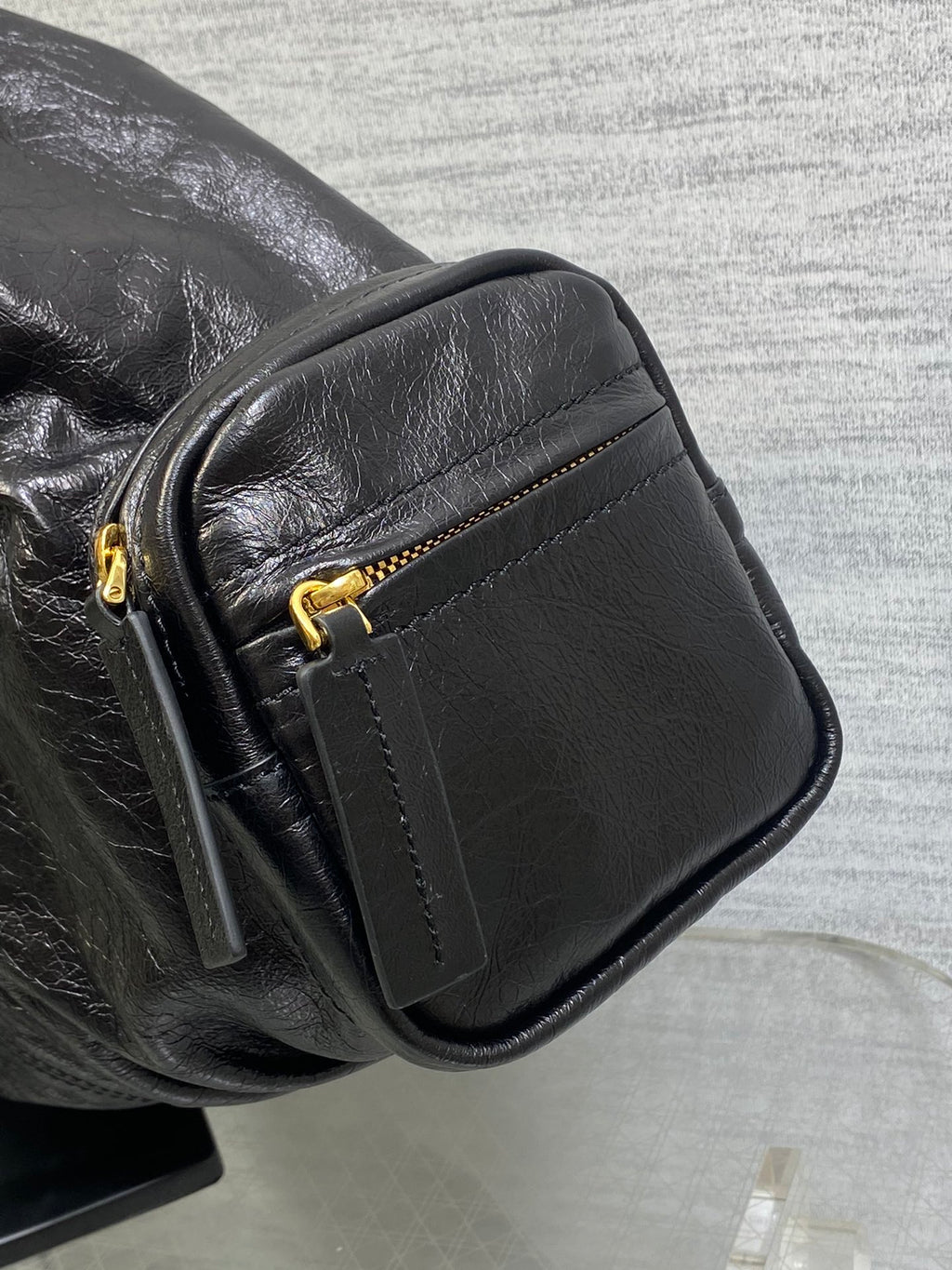 Black Medium Grand Tour Multipocket Bag