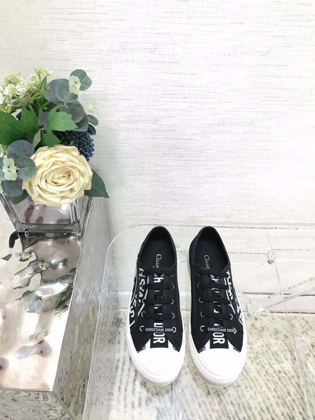 Black canvas WD sneaker