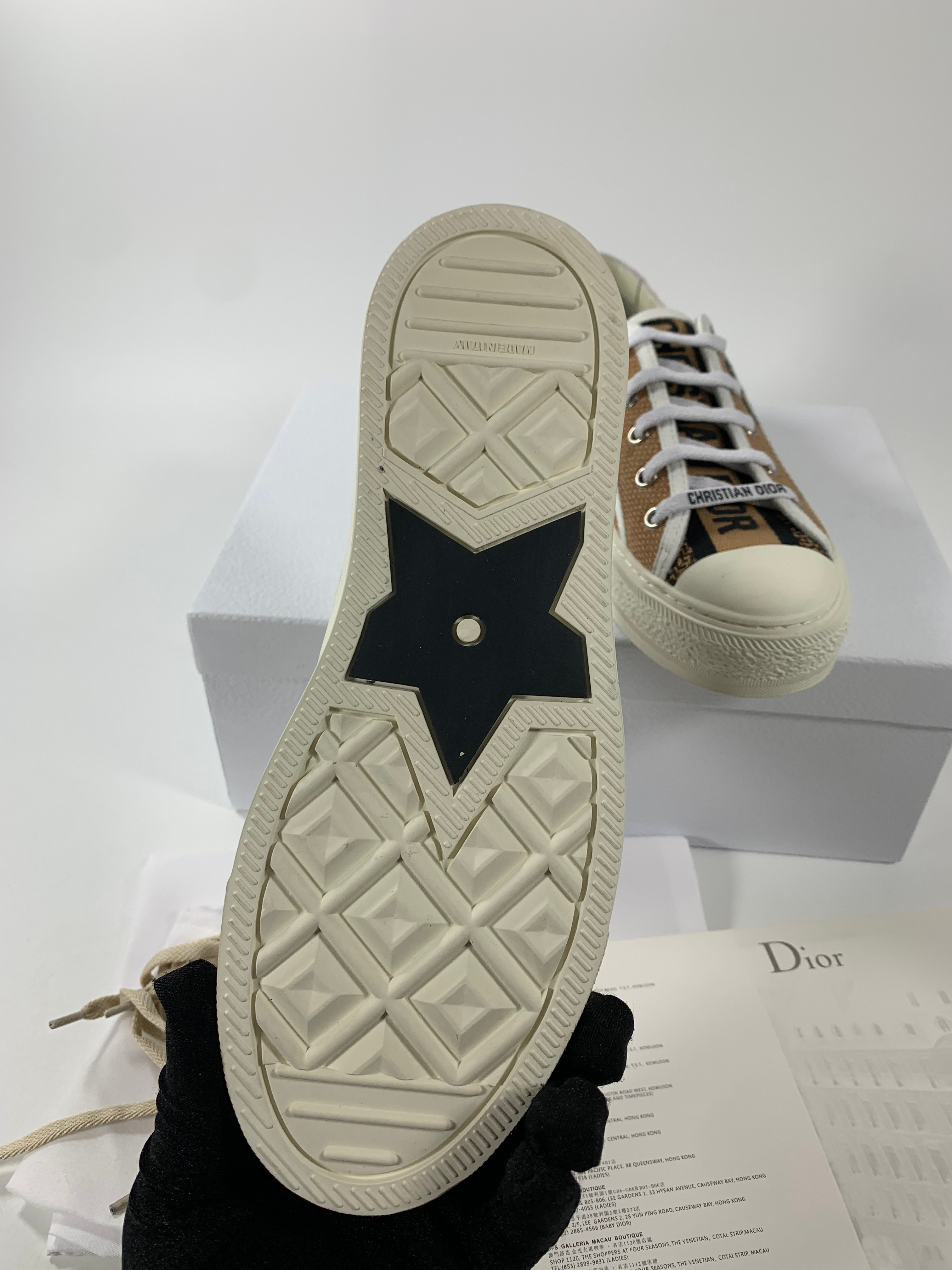 Beige canvas WD sneaker