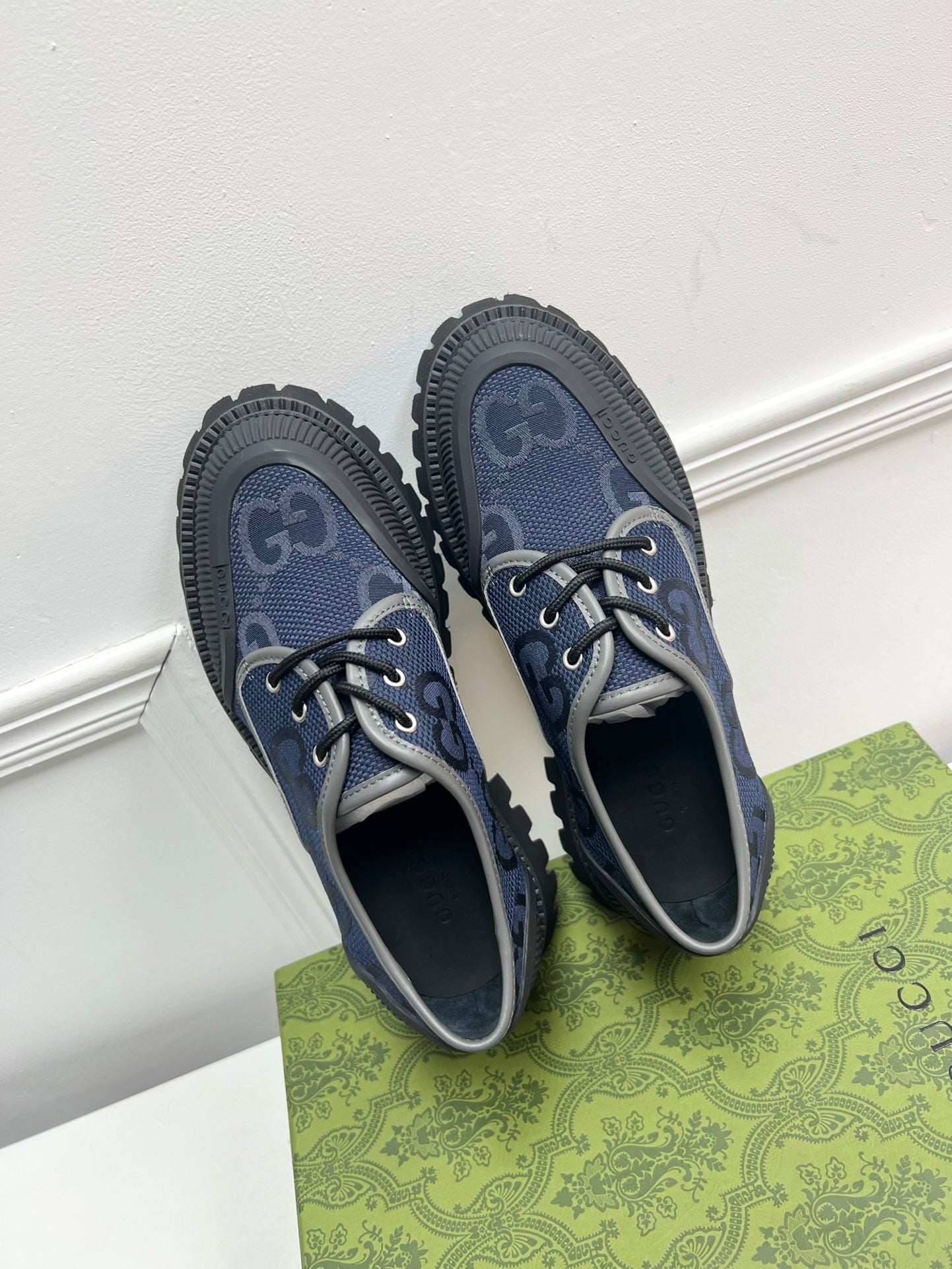 Men's Blue & grey lace-up shoe