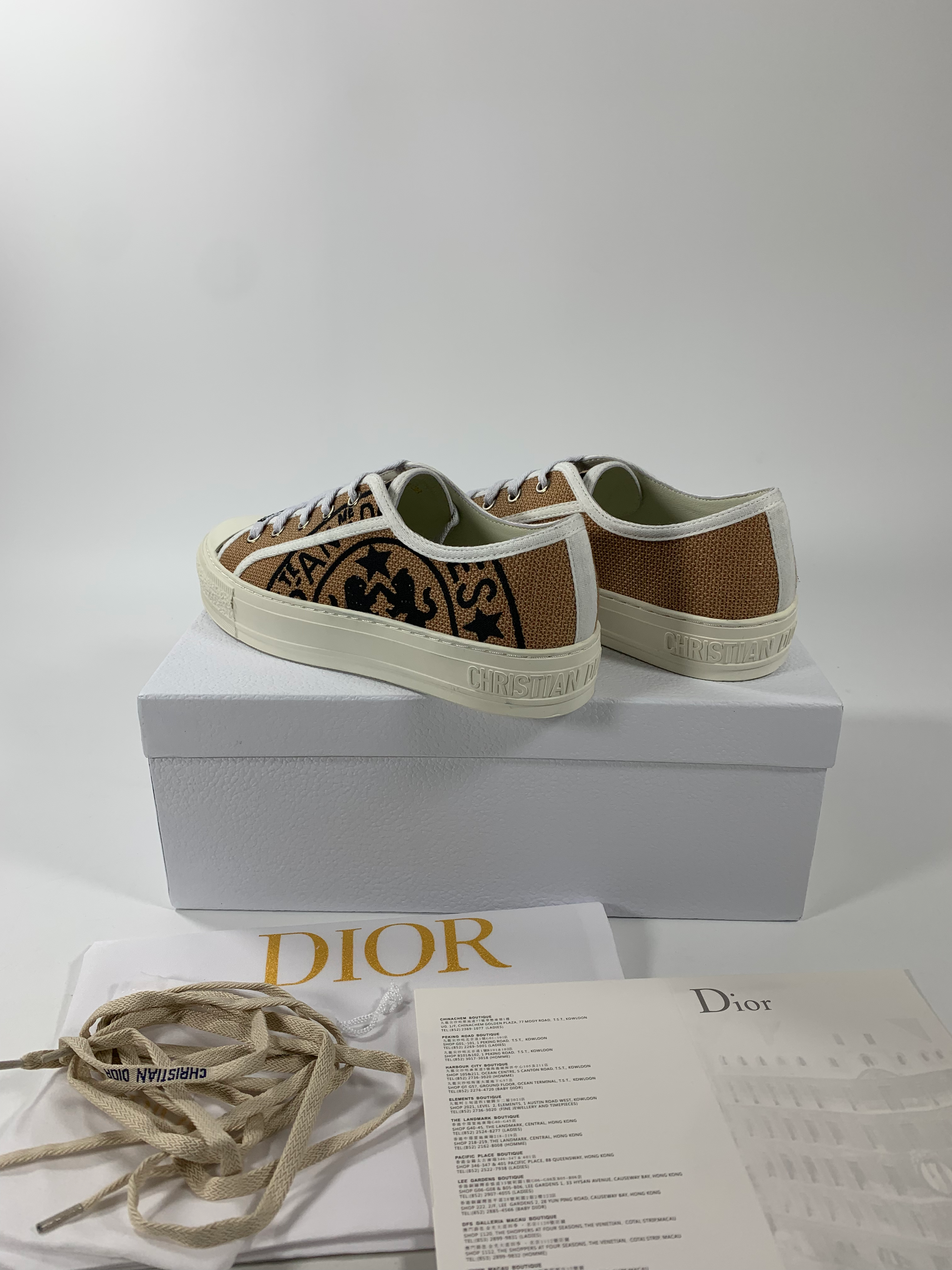 Beige canvas WD sneaker