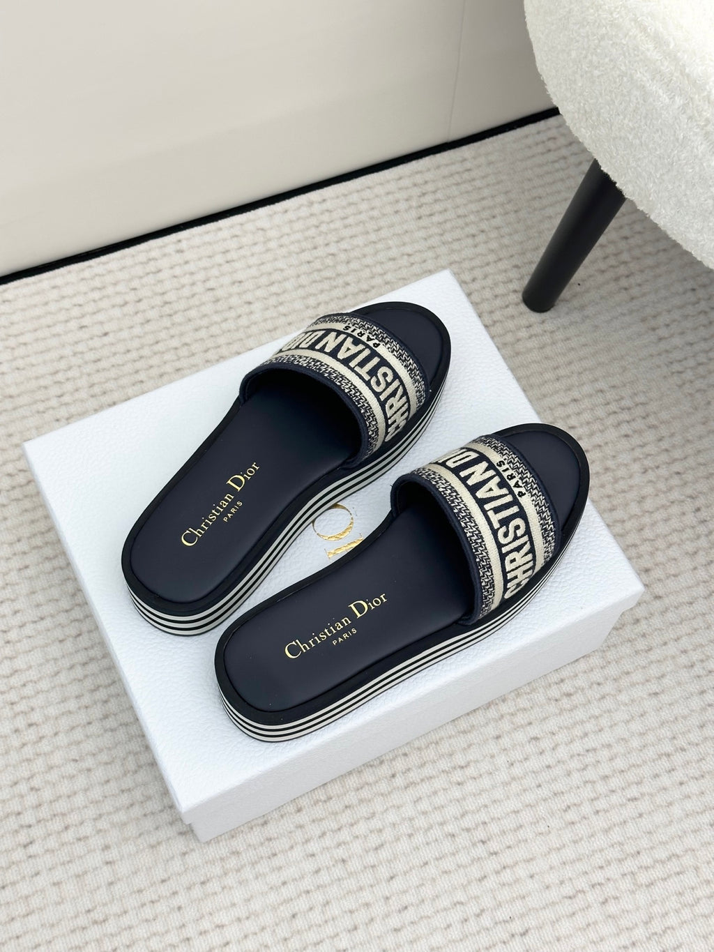 Deep Blue Dway Platform Slide