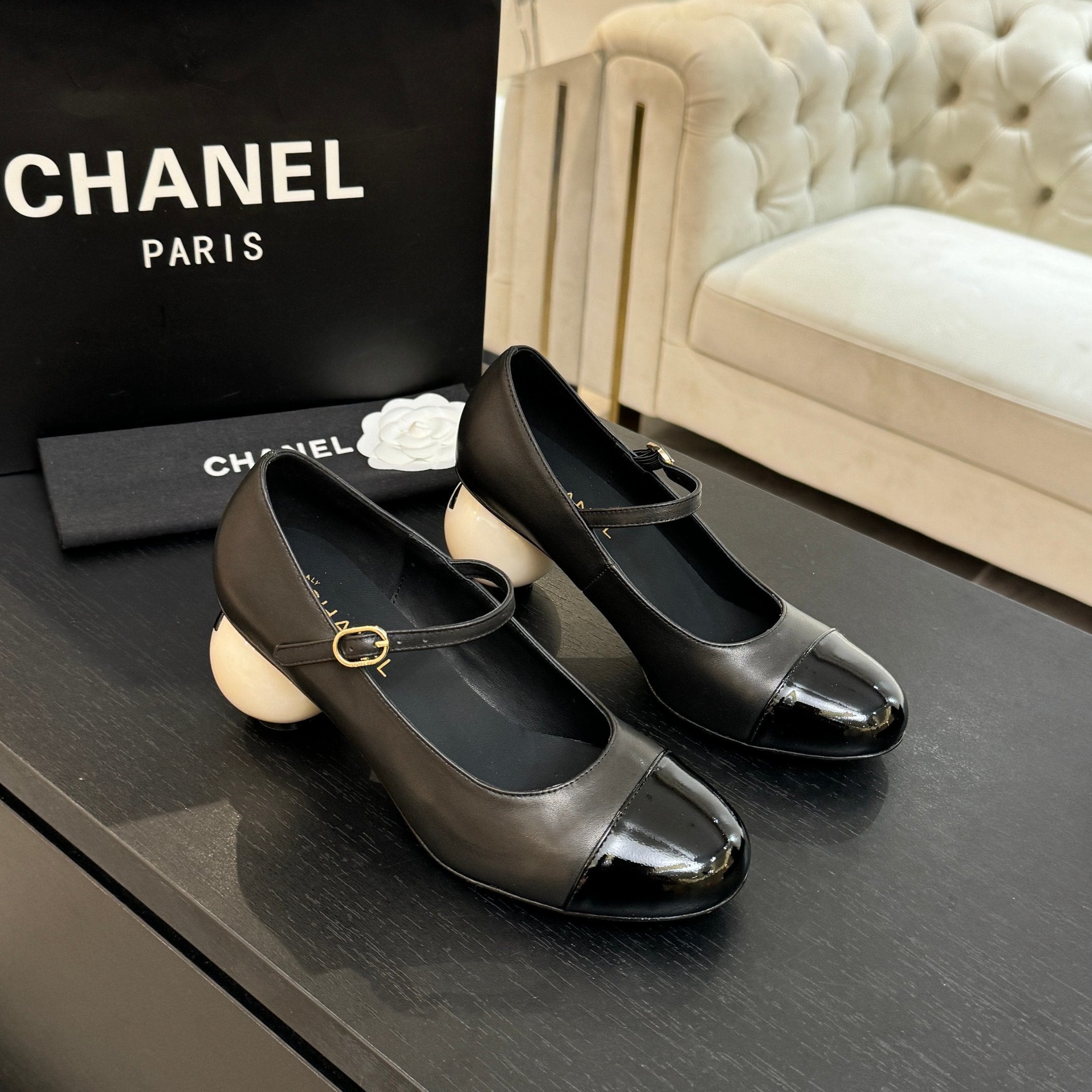 Black Mary Janes Pump