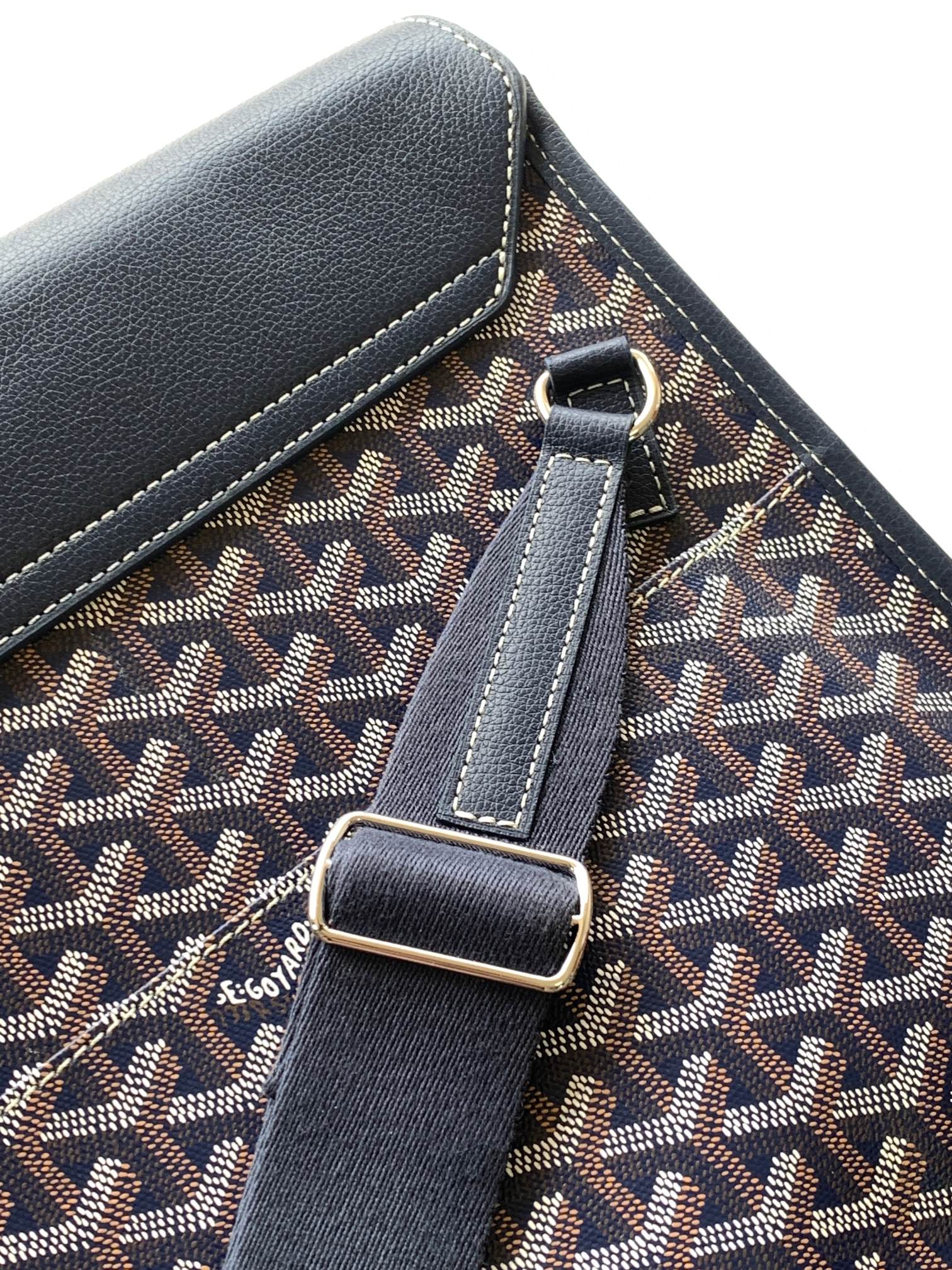 Navy Blue Coursier Messenger Bag