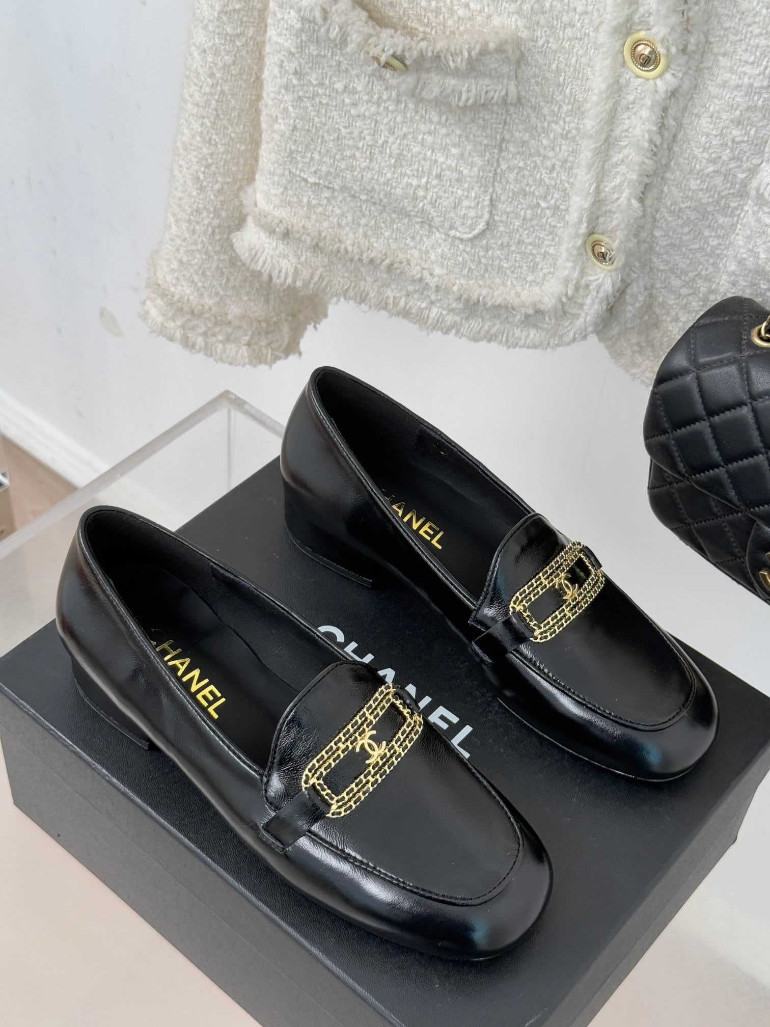 Black Crumpled Shiny Leather