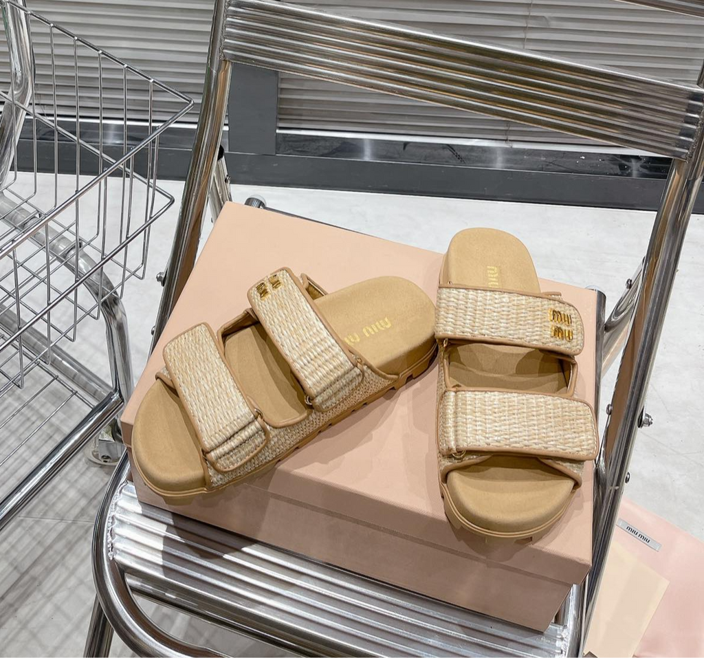 Natural Raffia-Effect Slides