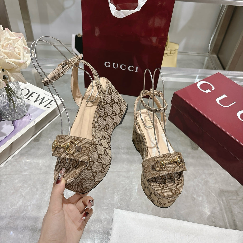 Beige Flatform Sandal