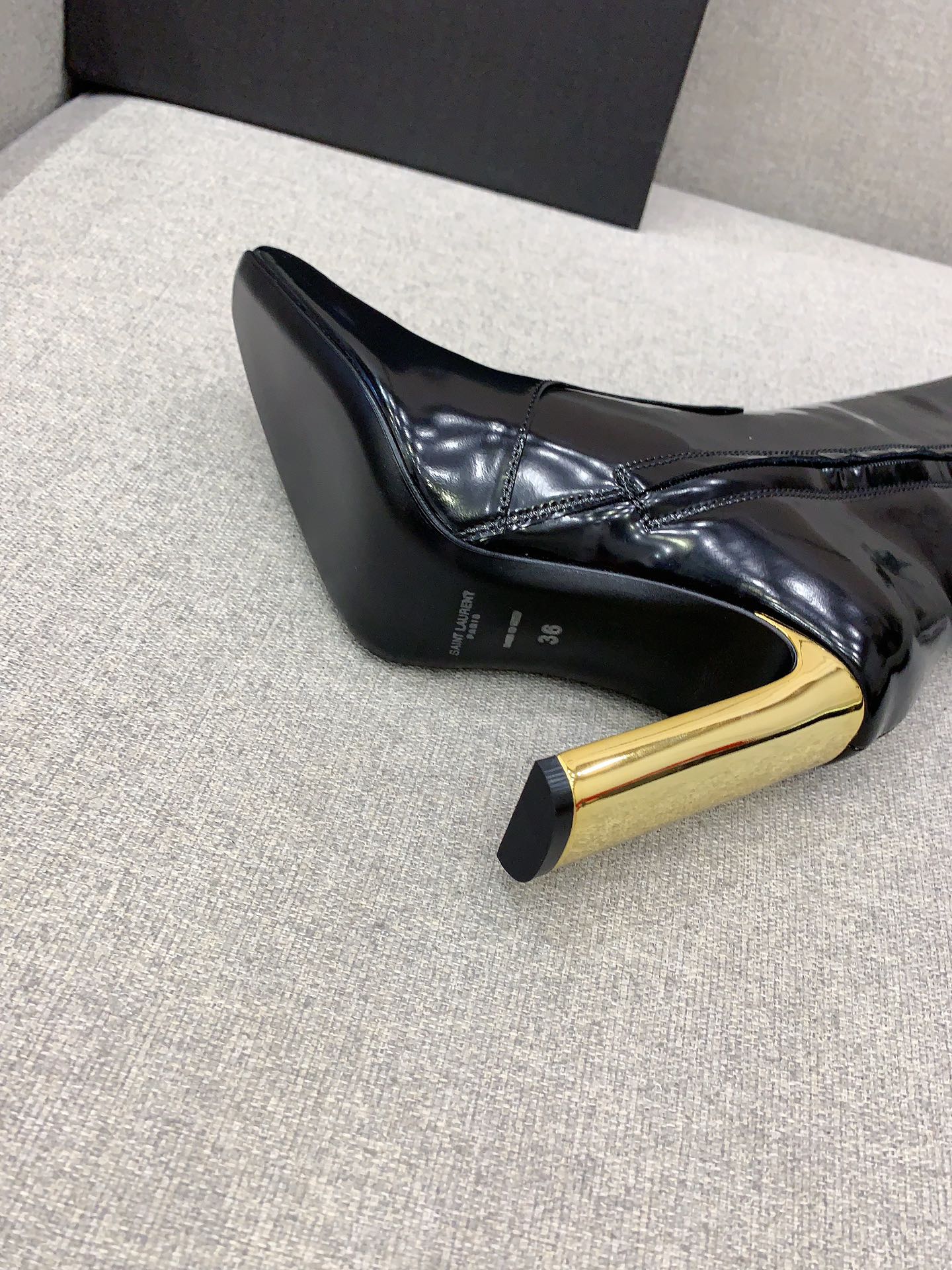 Black YA Boots In Glazed Leather