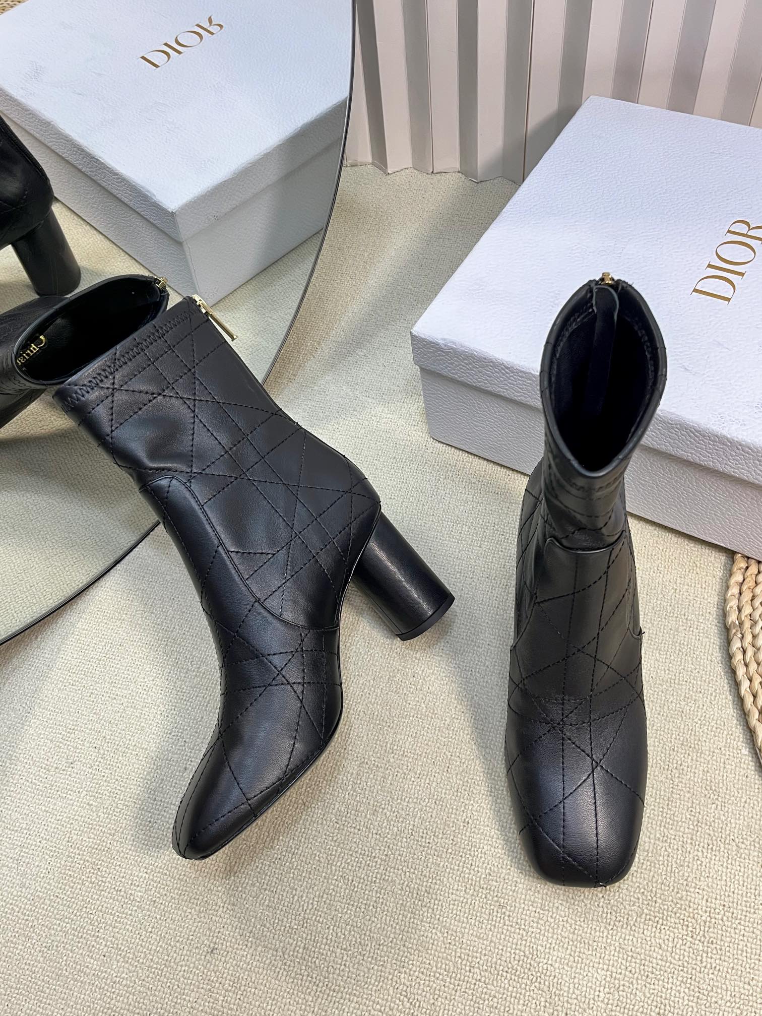 Black D-Shadow Heeled Ankle Boot