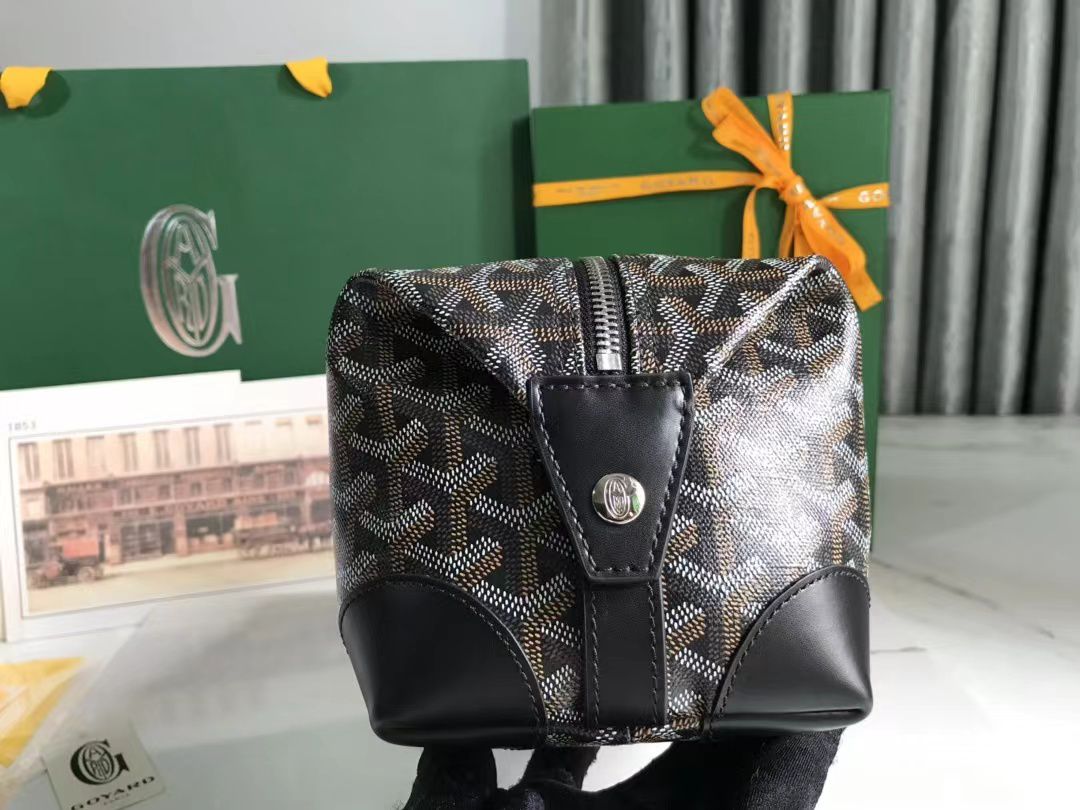 Black Bowling 25 Toiletry Bag