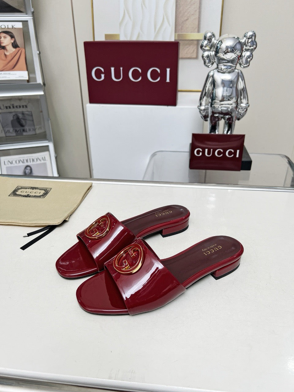Rosso Ancora Red Round Interlocking Sandal