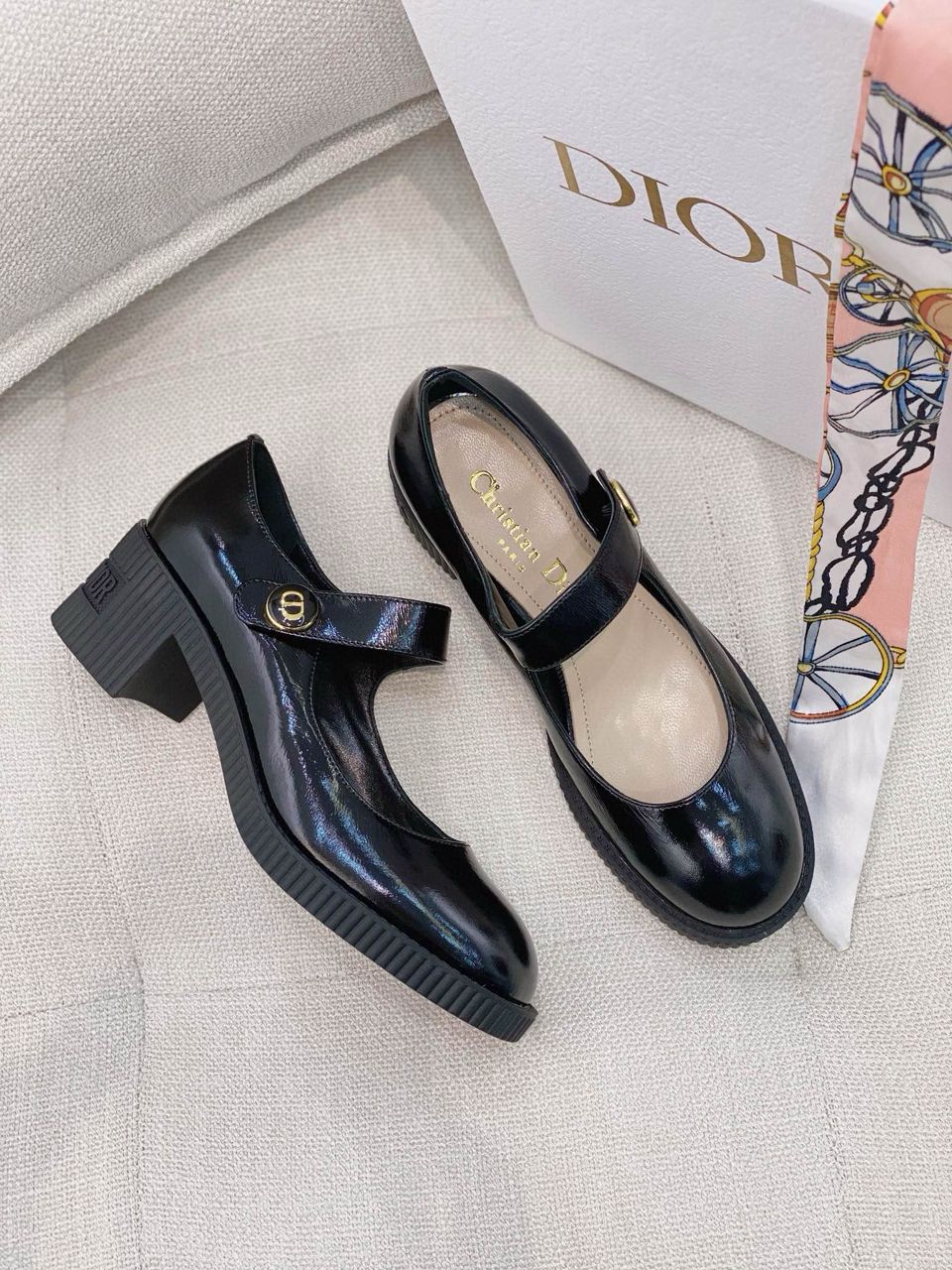 Black Shiny Doll Pump
