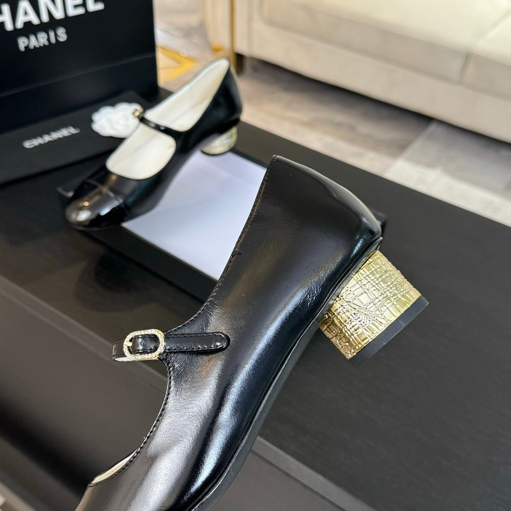 Black MJ Pumps