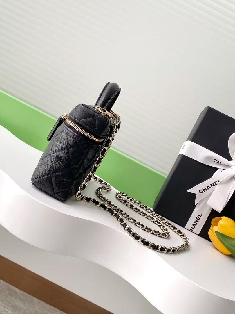 Black Classic Vanity With Chain