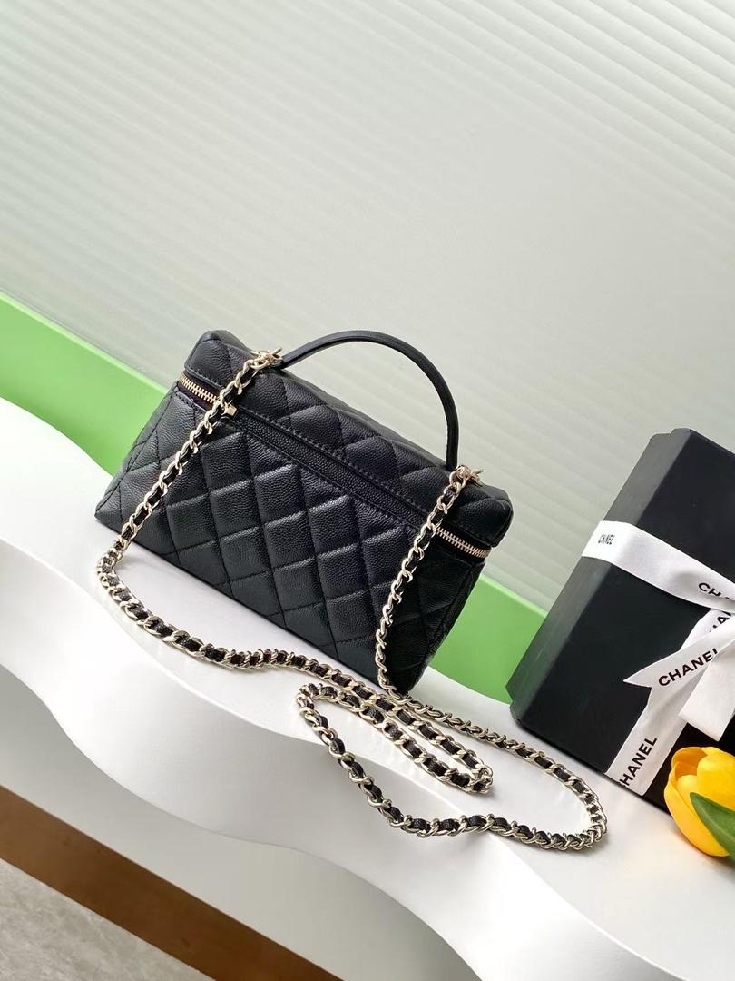 Black Classic Vanity With Chain