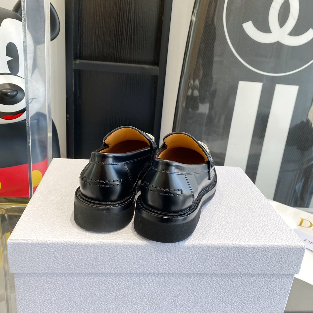 Black & White DB loafer