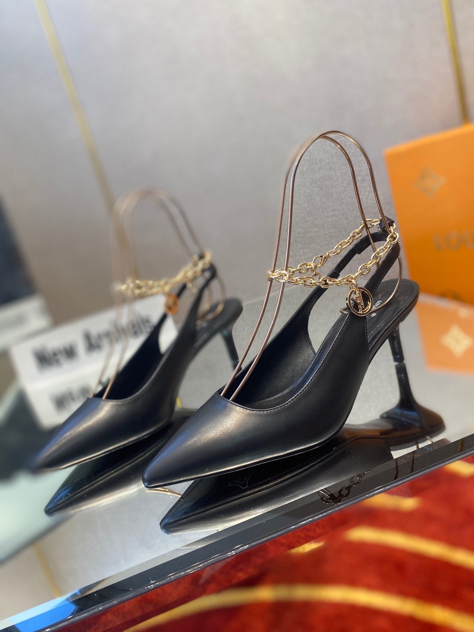 Black MS pump