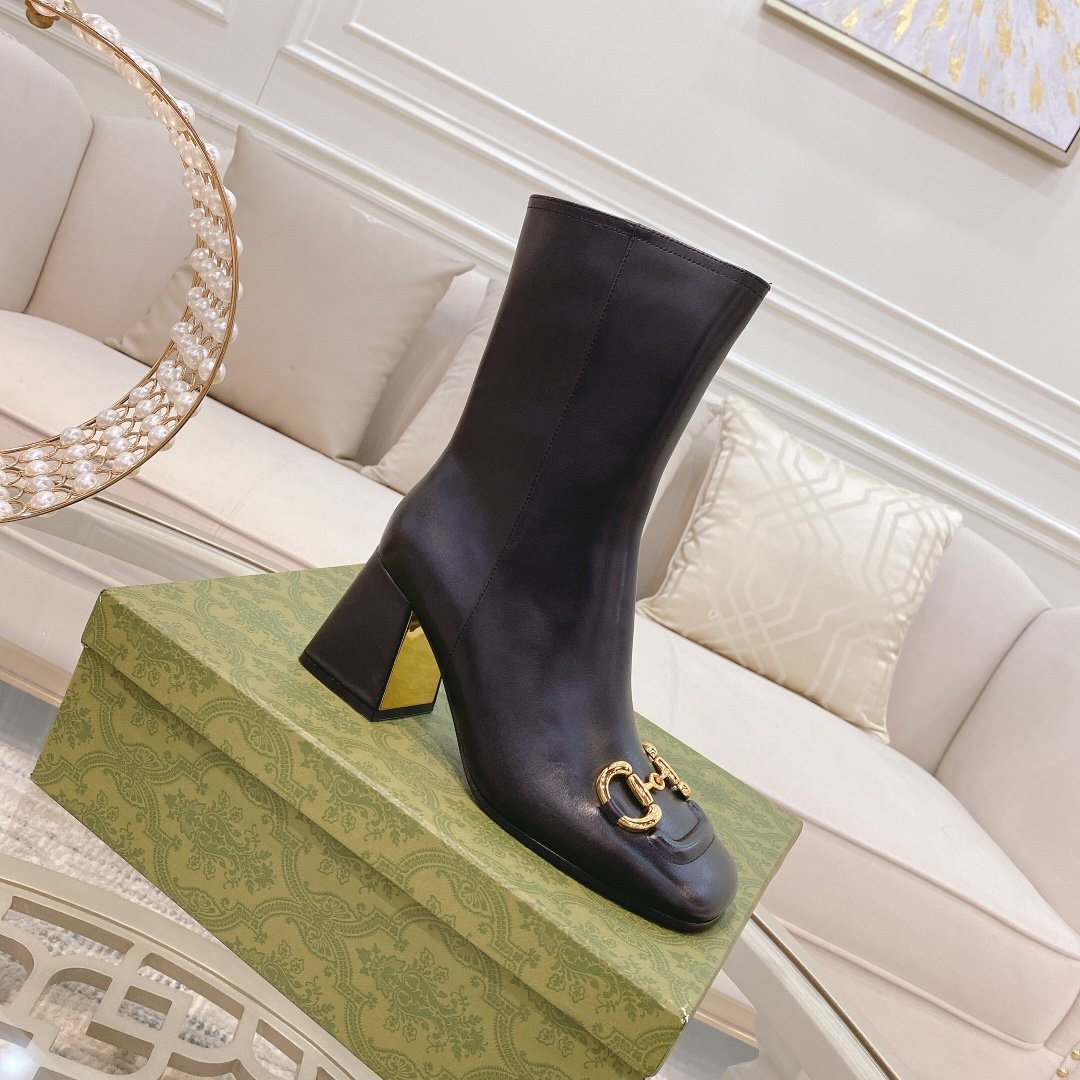 Black GH mid-heel ankle boot