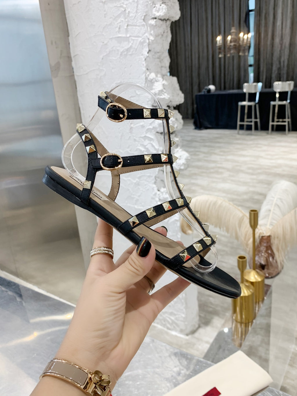 Black VR Flat Sandal With Straps