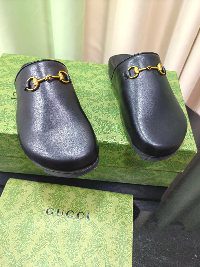 Black GH Slipper