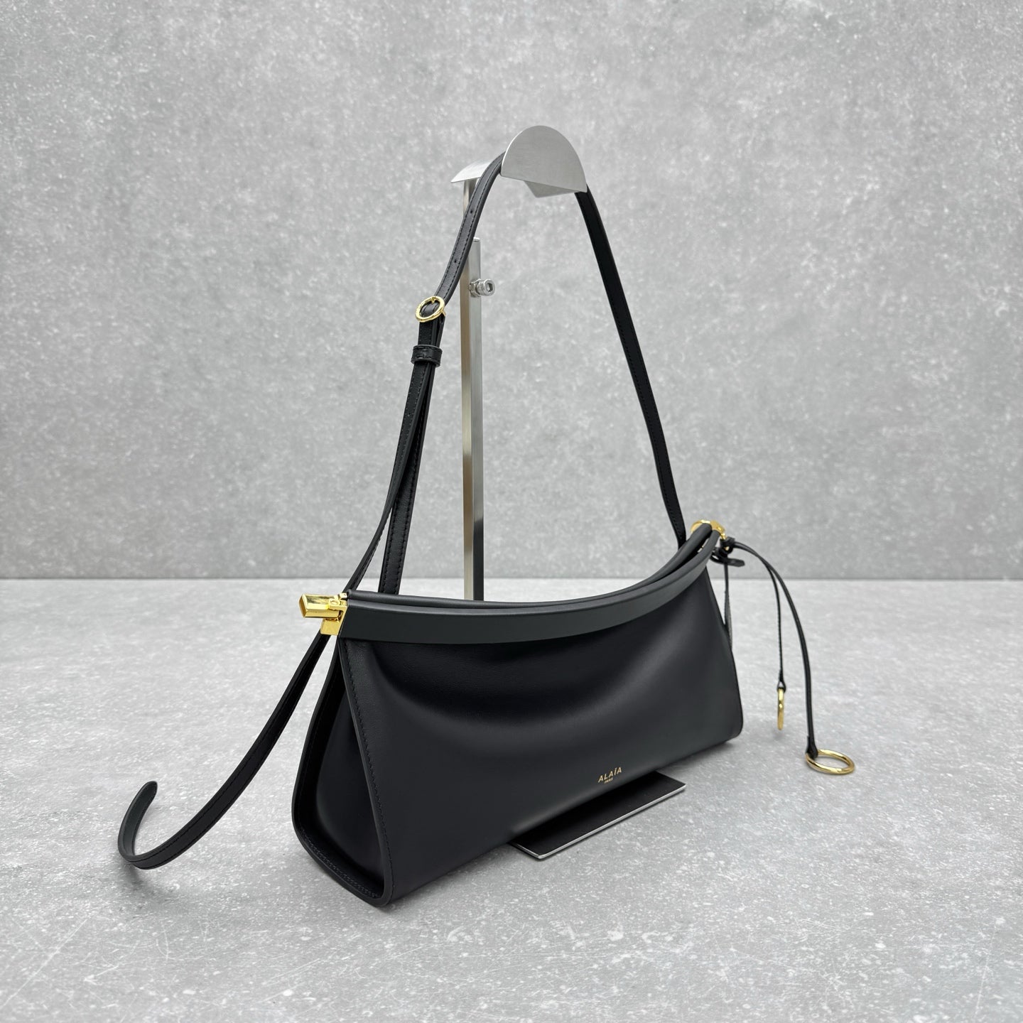 Black Le Click East West Medium Bag