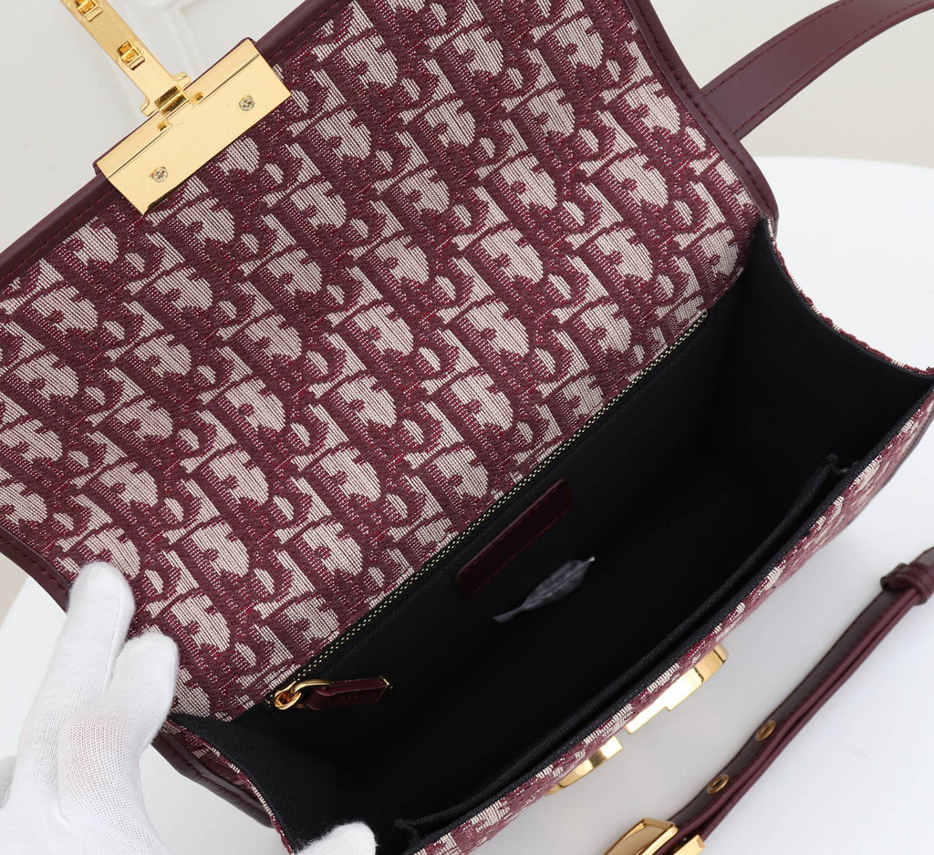 30M burgundy oblique bag