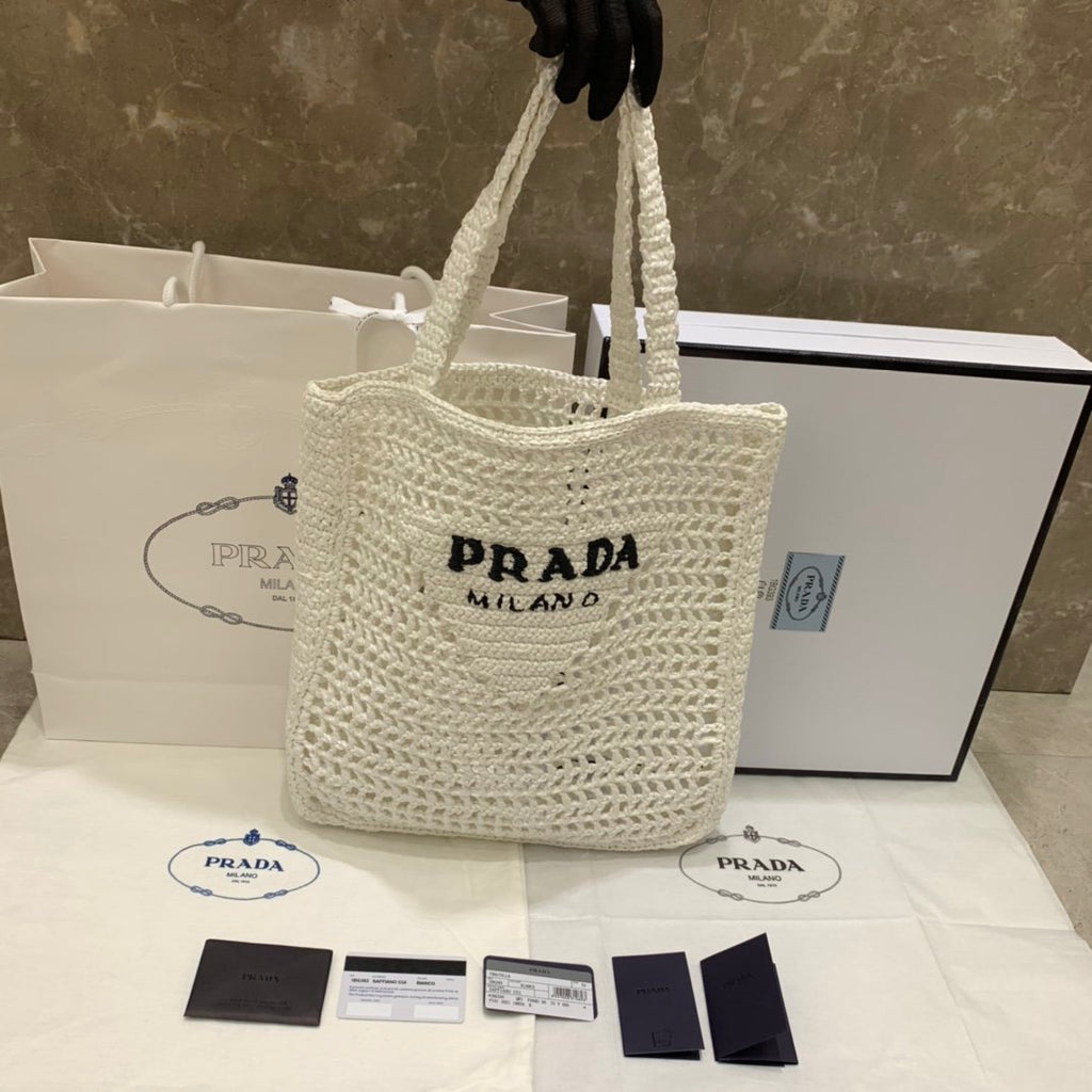 White raffia tote bag