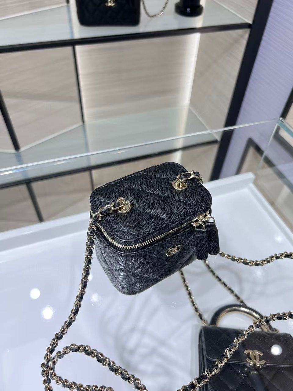 Black Classic Small Vanity With Chain