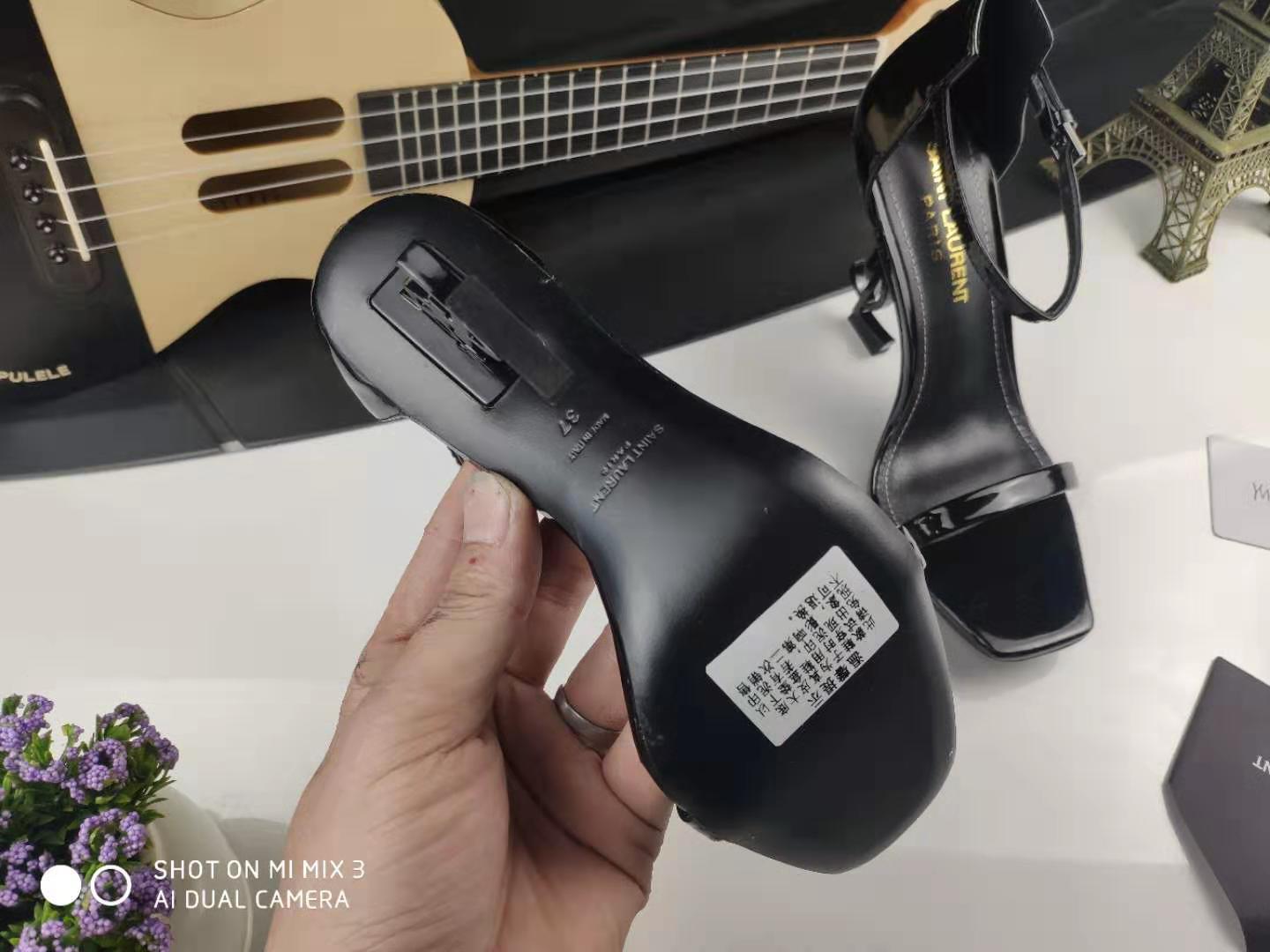 SLO sandals in patent leather with black heel