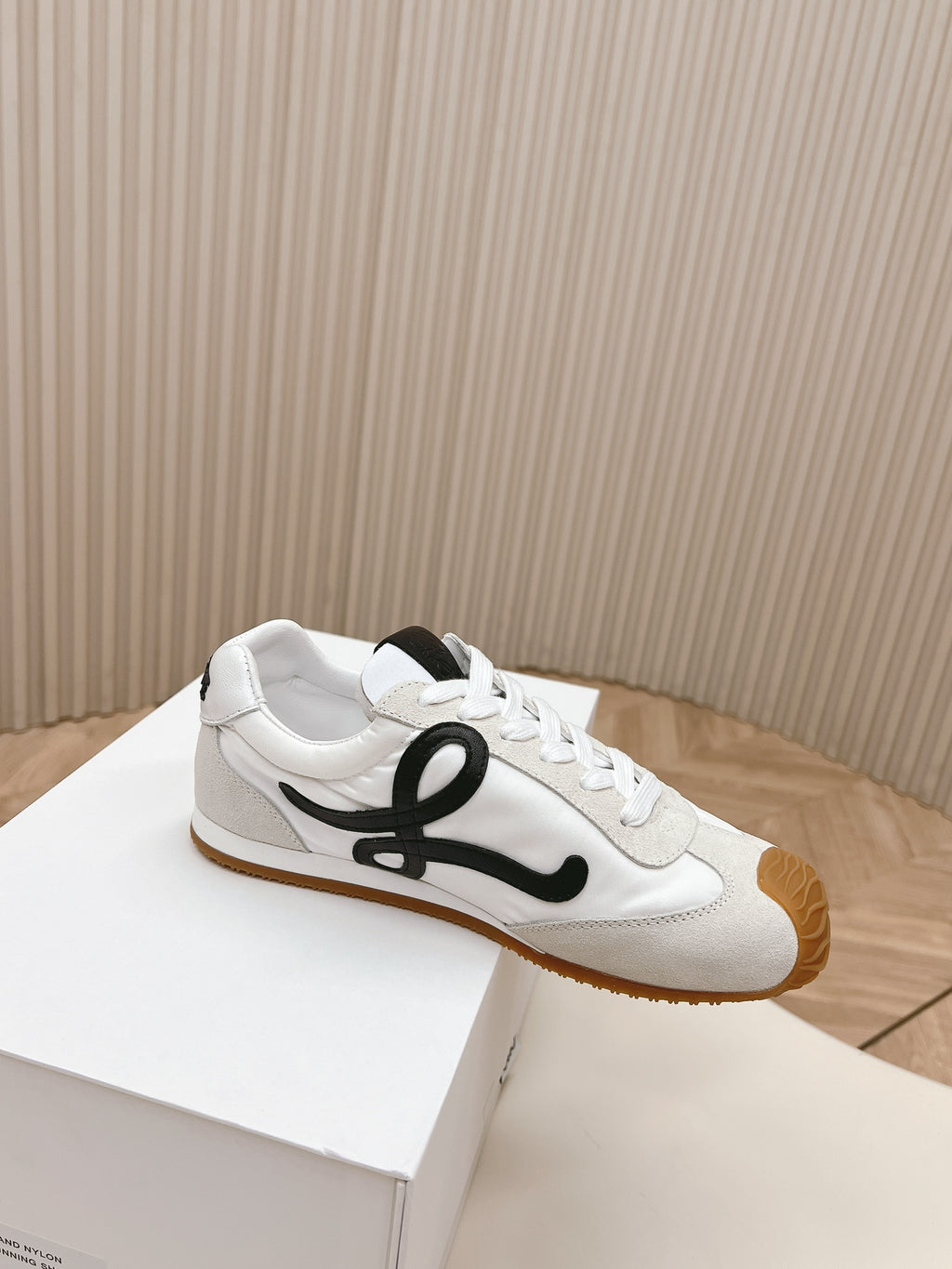 White/Black Ballet Runner