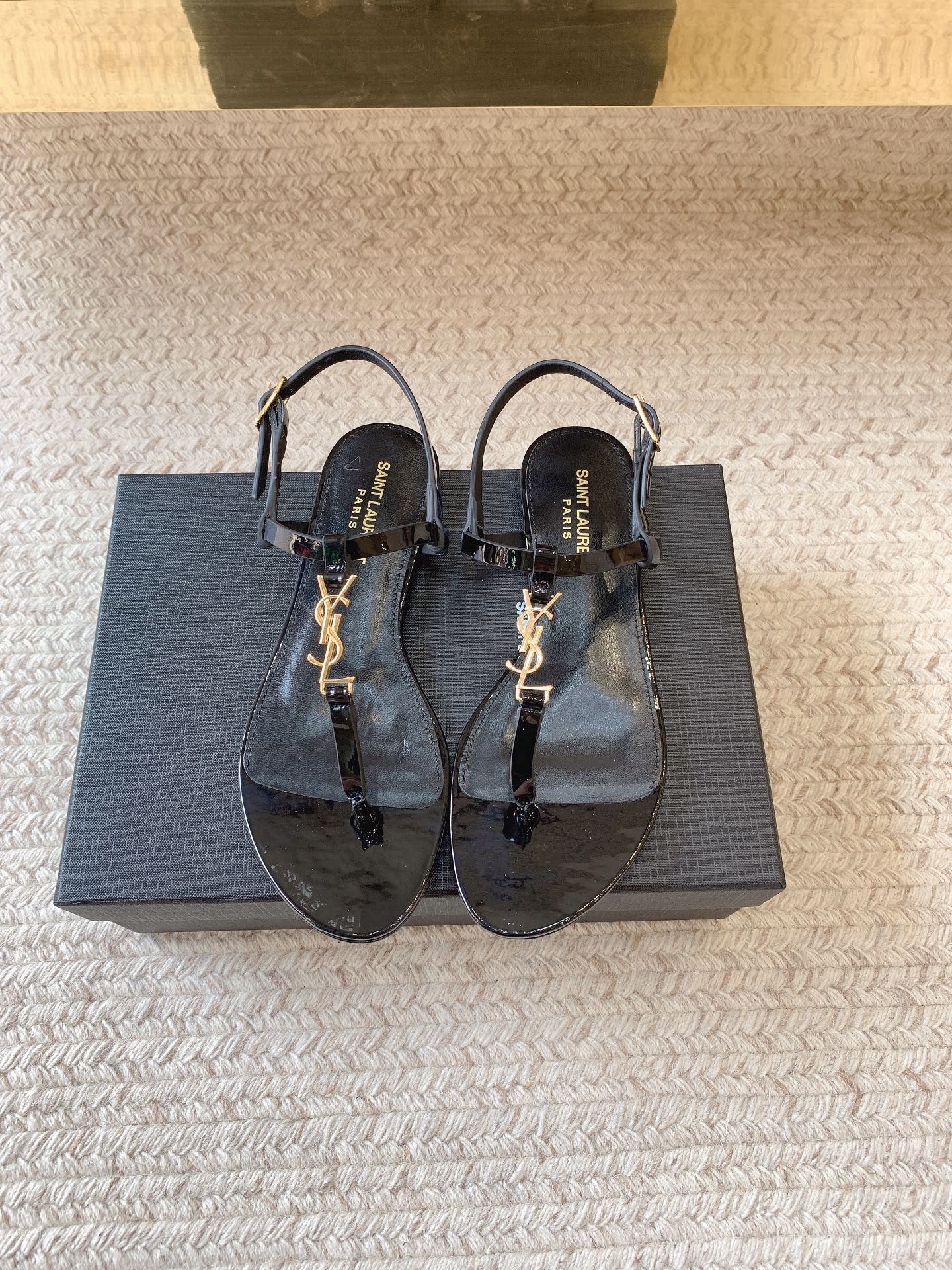 Black C Sandals In Patent Leather