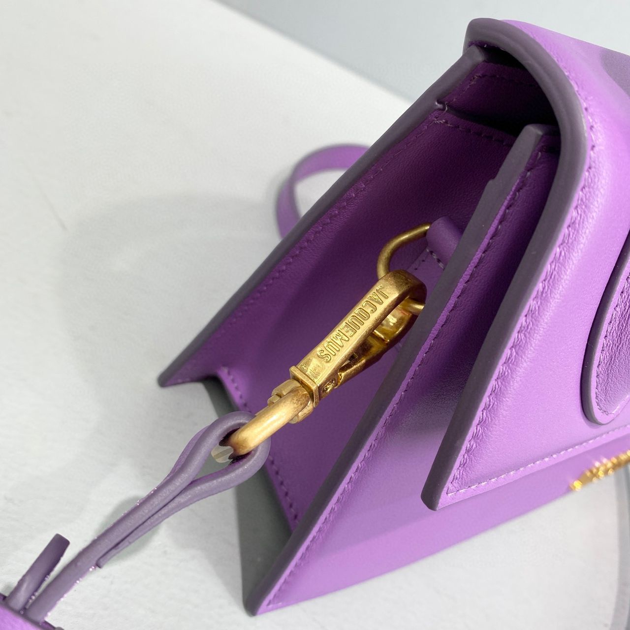 Purple LC Noeud Coiled Handbag