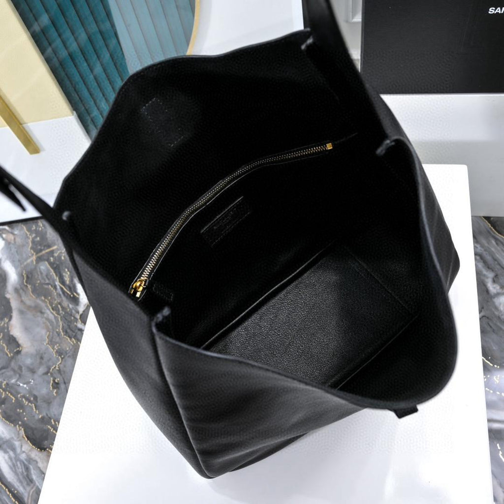 Black Le 5 à 7 Large Leather Shoulder Bag