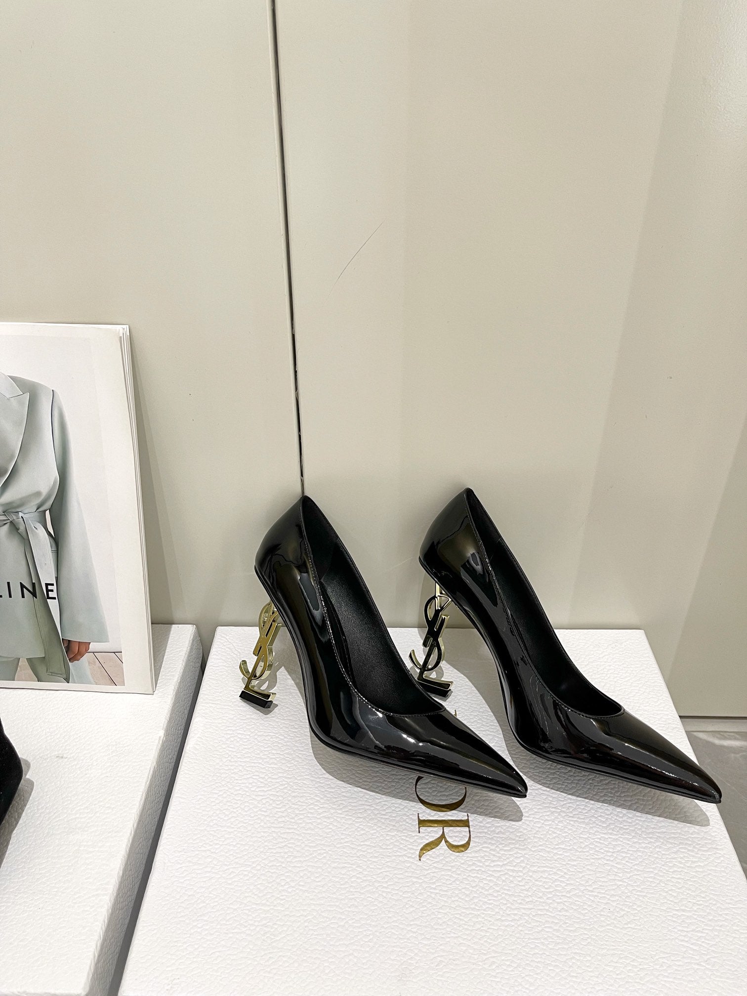 Black YO pump with gold heel