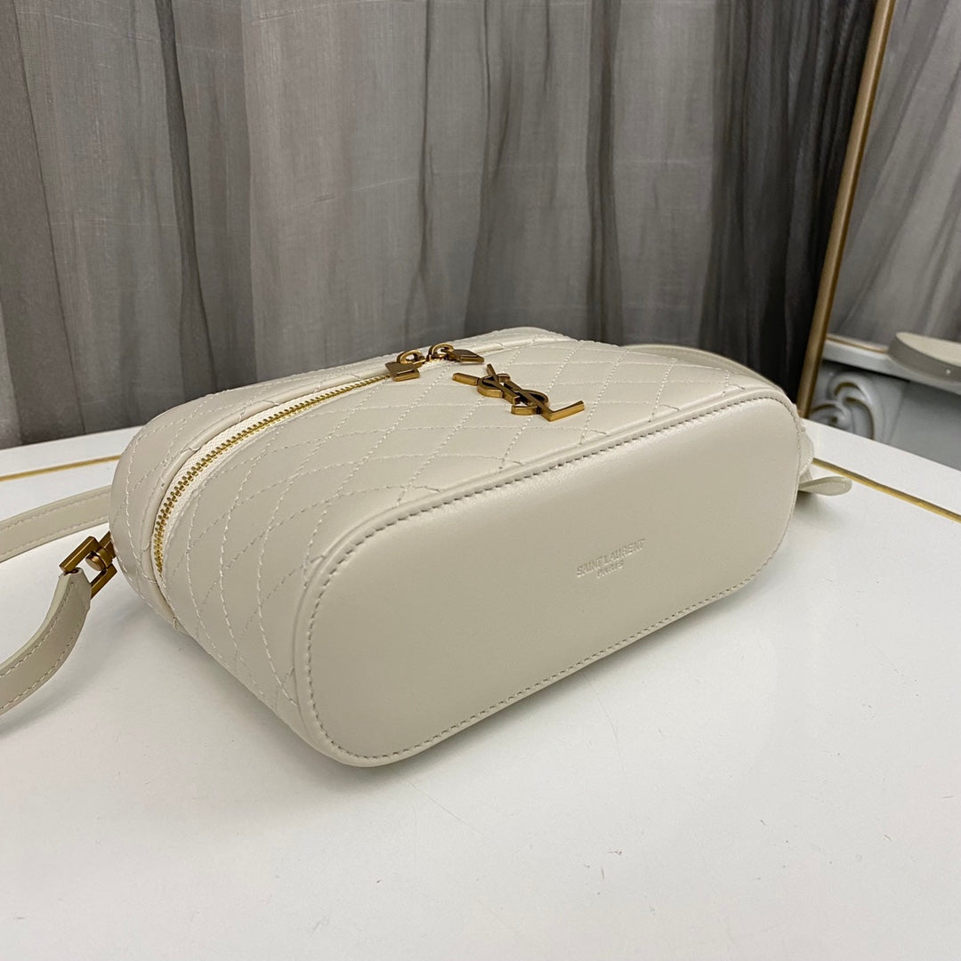 Blanc Vintage Gaby Vanity Bag