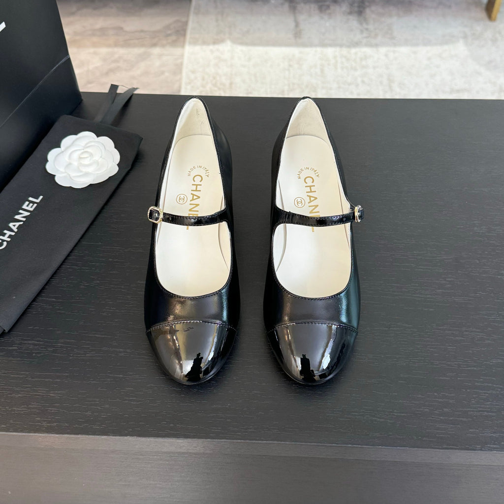 Black MJ Pumps