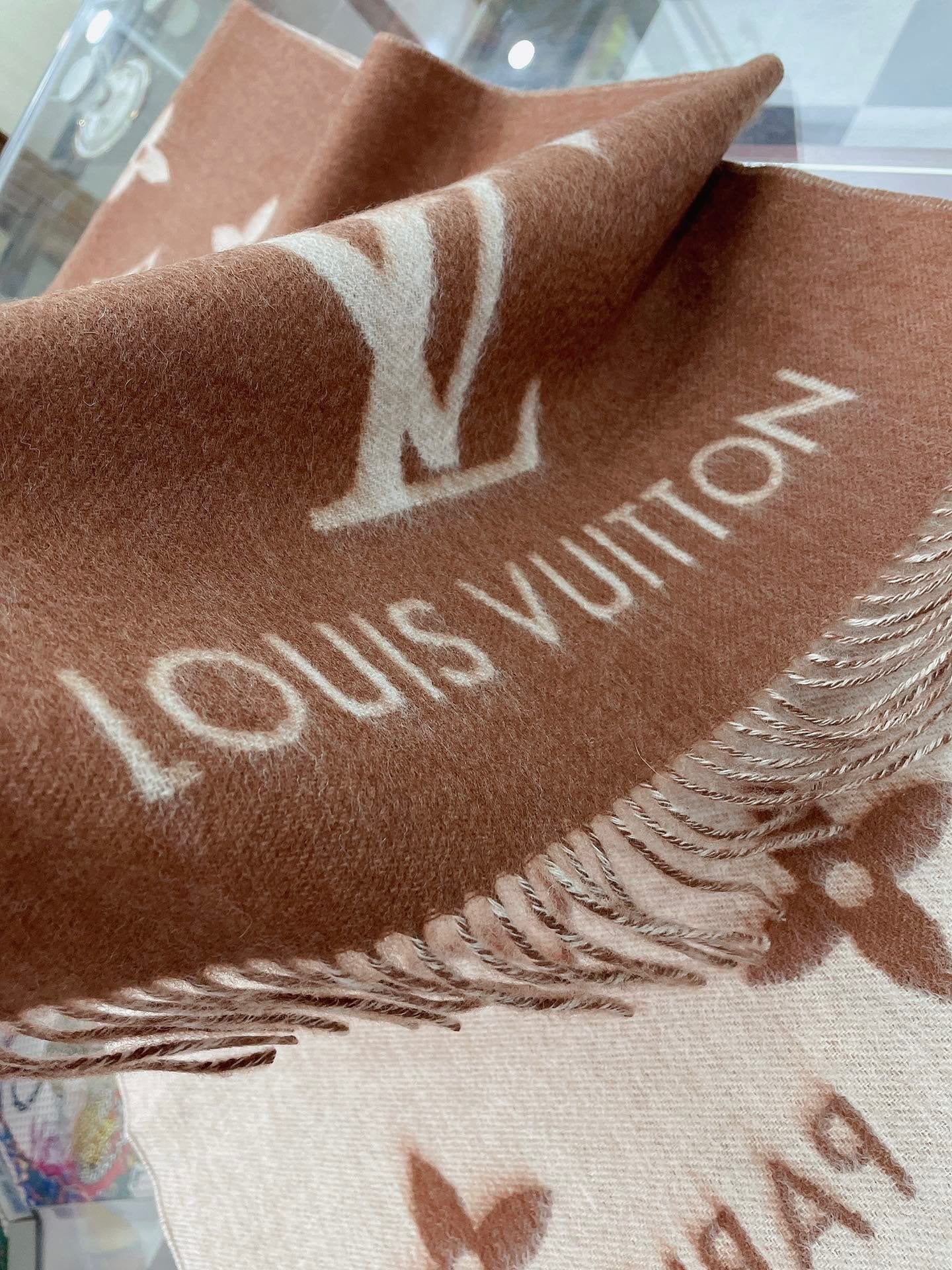 Beige LR scarf
