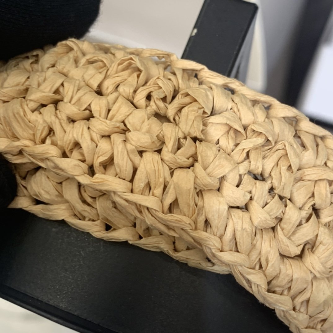 Natural large raffia tote bag