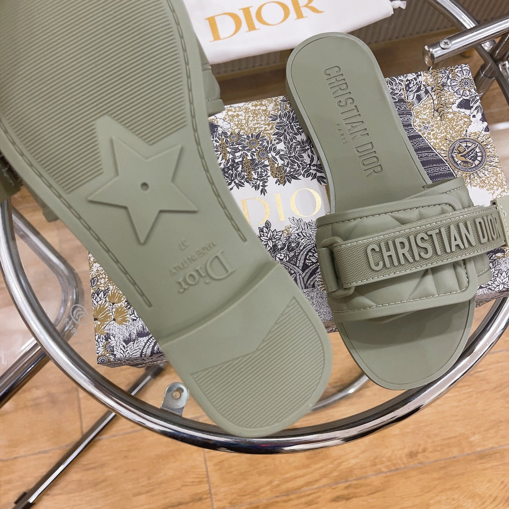 Sage Green DE Rubber Slide