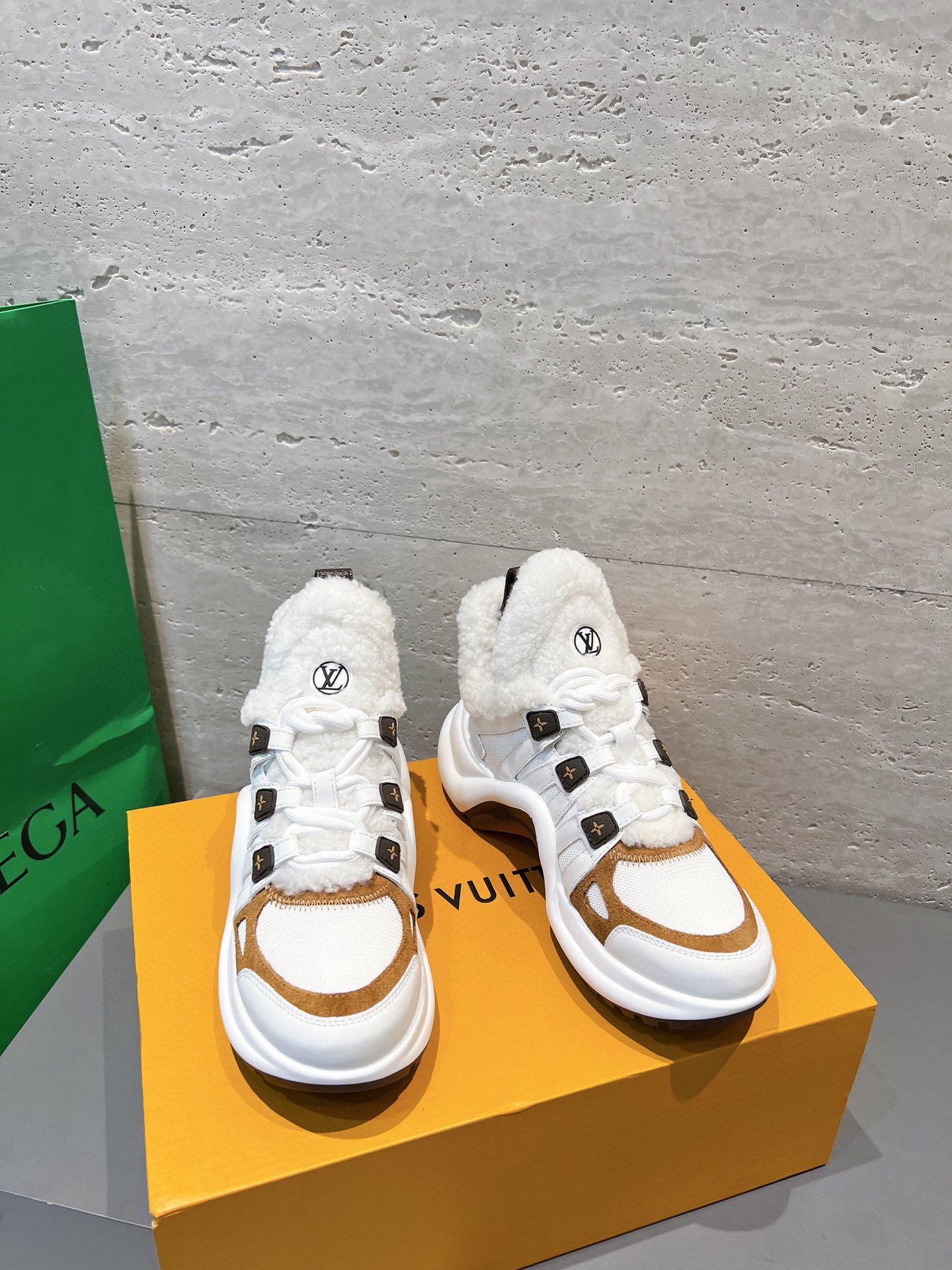 Natural LA sneaker