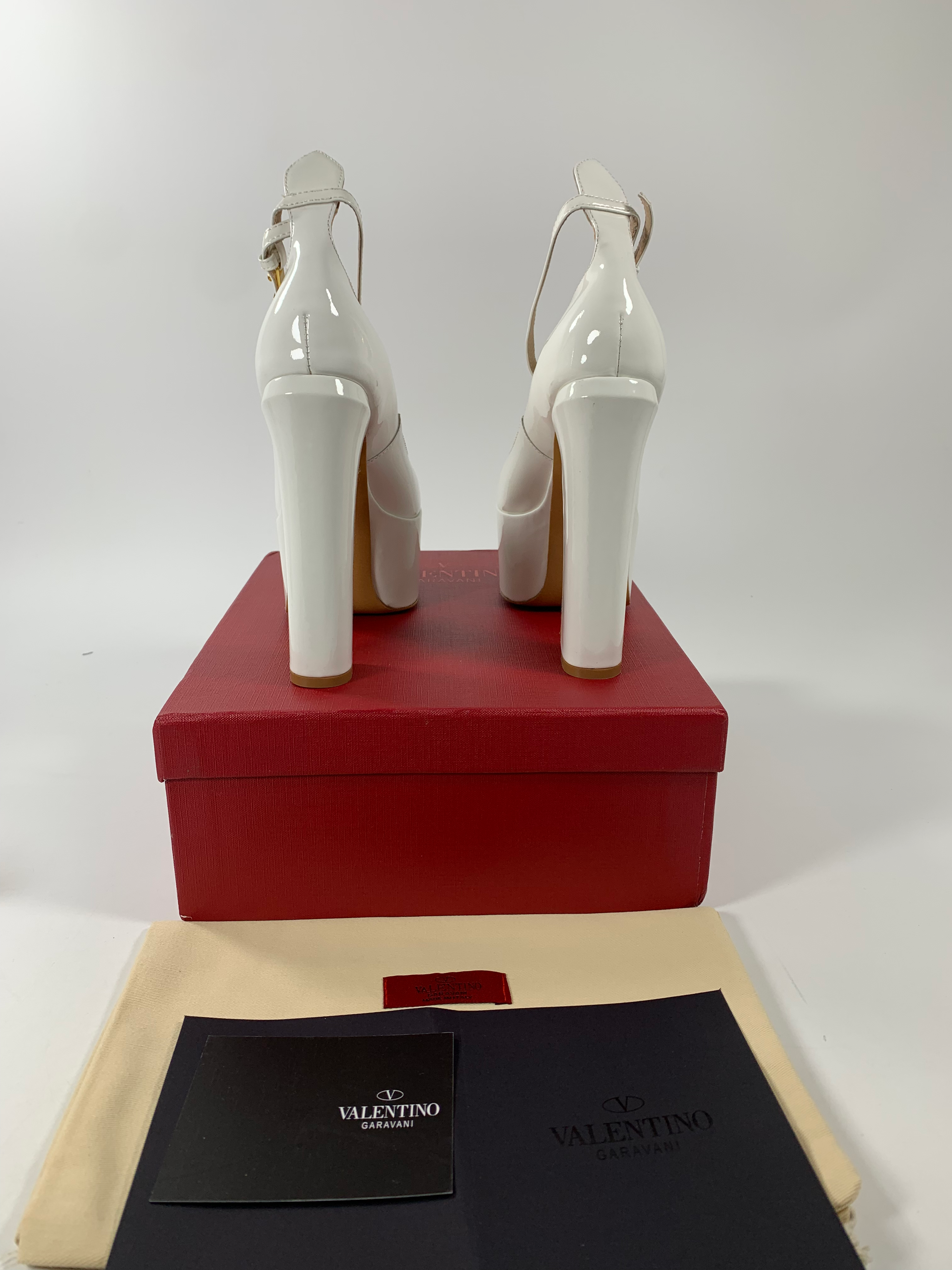 Light ivory TG platfom pump