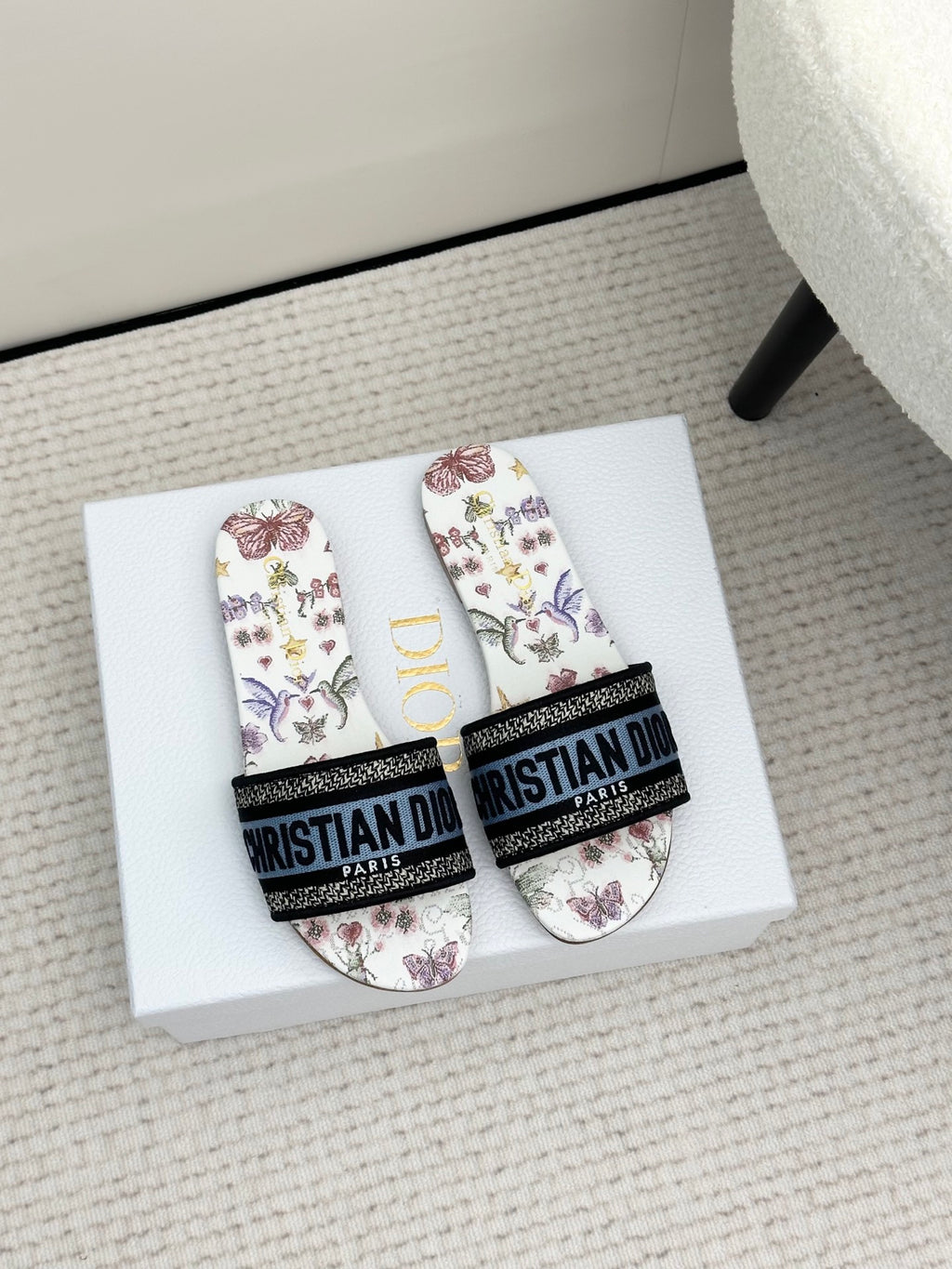 White Multicolor Dioramour Dway Slide