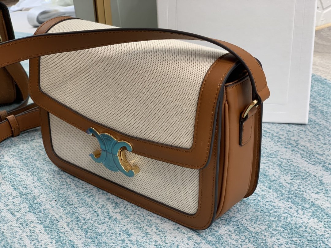 Tan & white medium triomphe bag