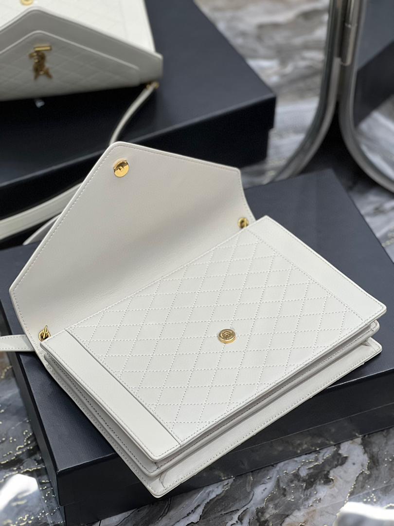 Blanc vintage GS in quilted leather