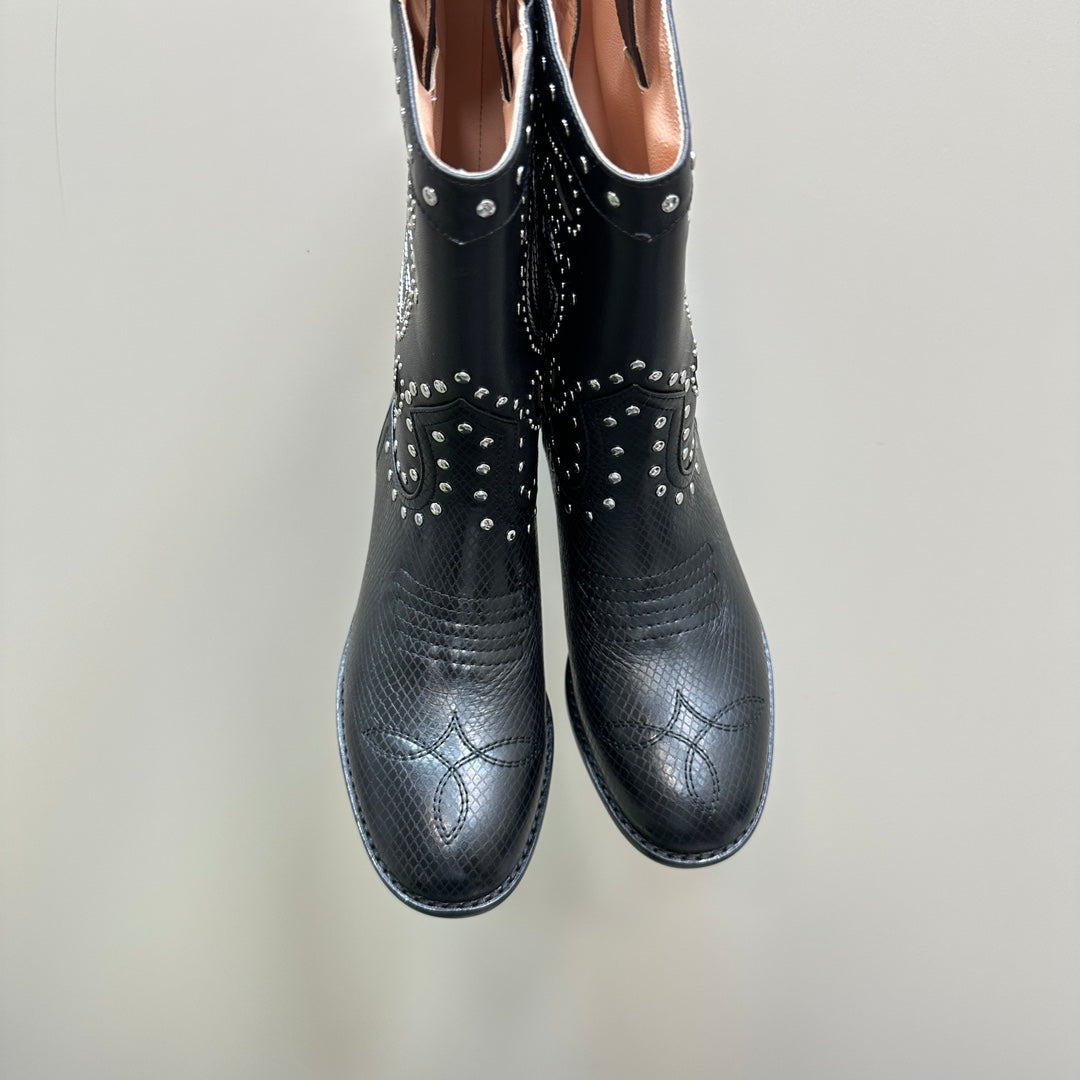 Black Boot With Double G & Studs