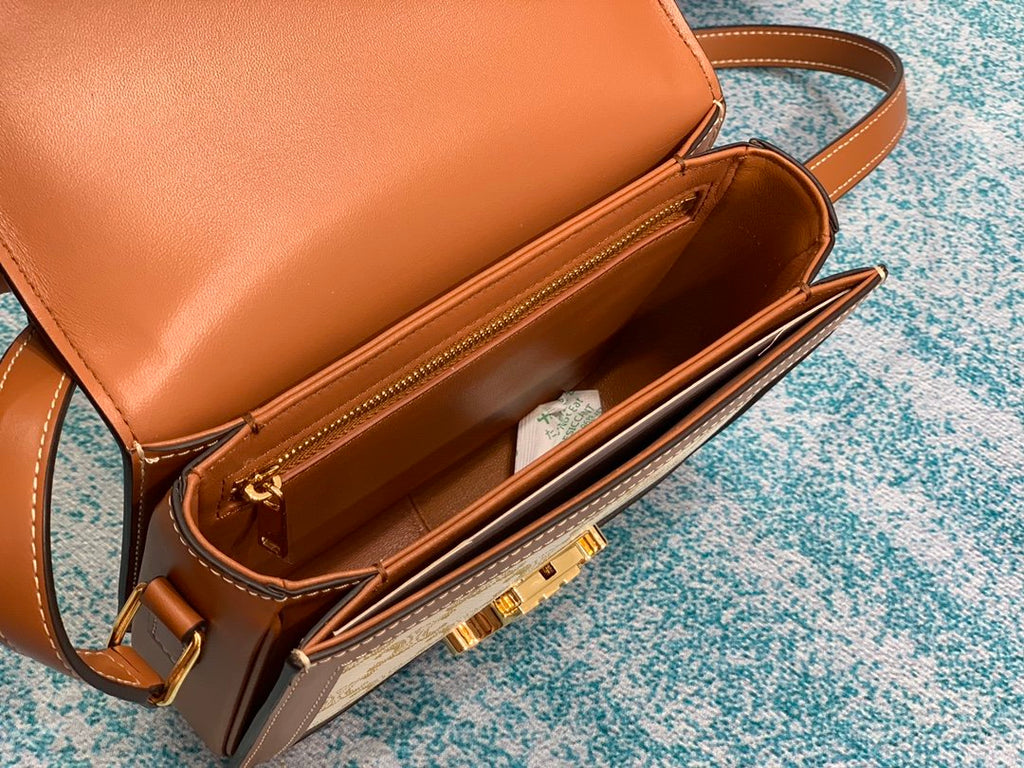 White CT triomphe bag