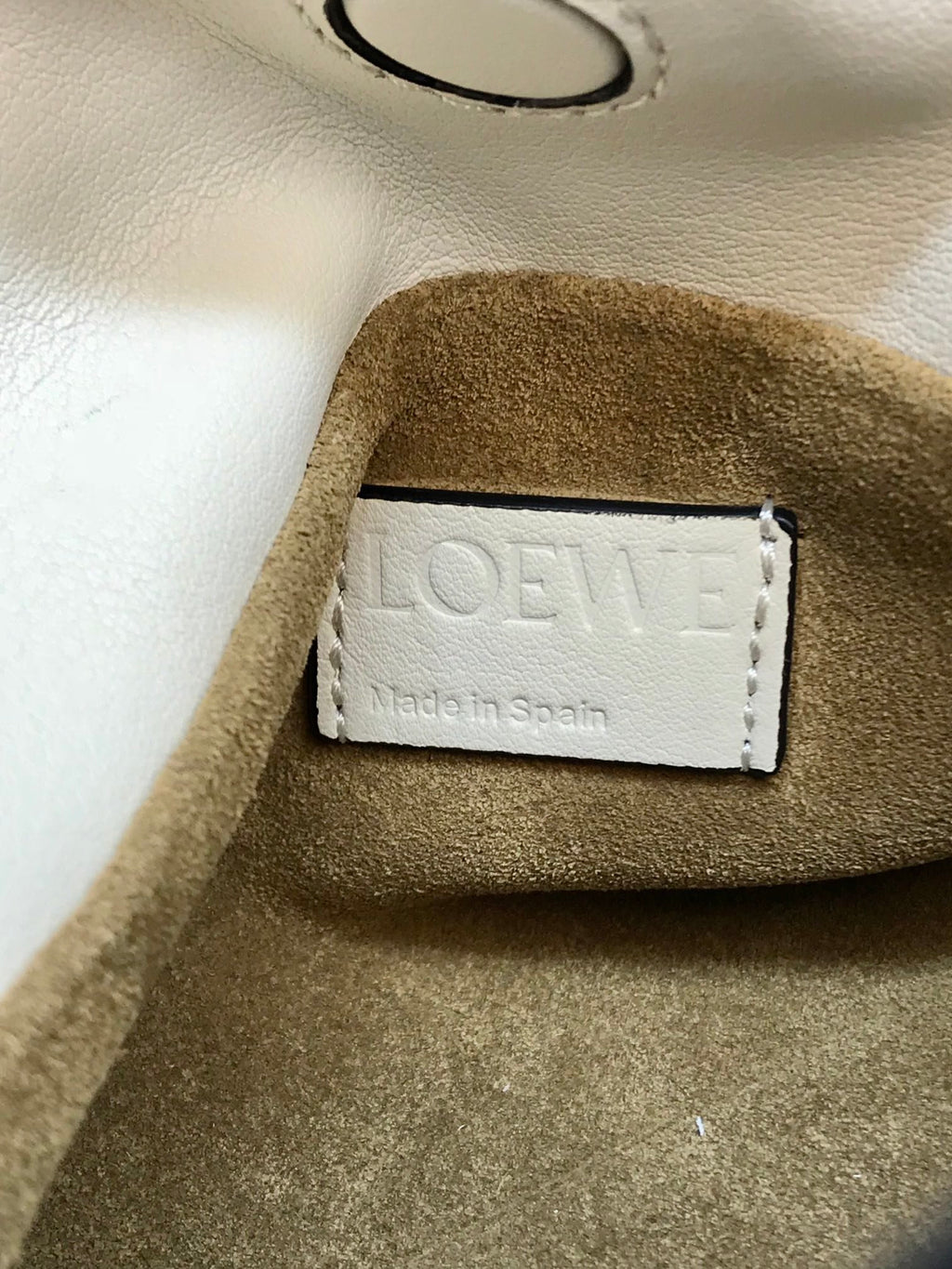 Soft white mini LF clutch